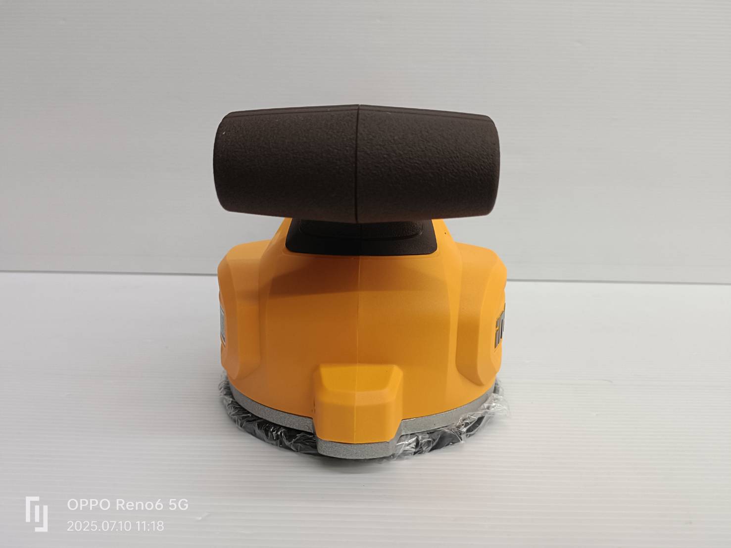 INGCO เครื่องดูดสั่นกระเบื้อง20V CTVLI20015 ครบชุดพร้อมกล่อง