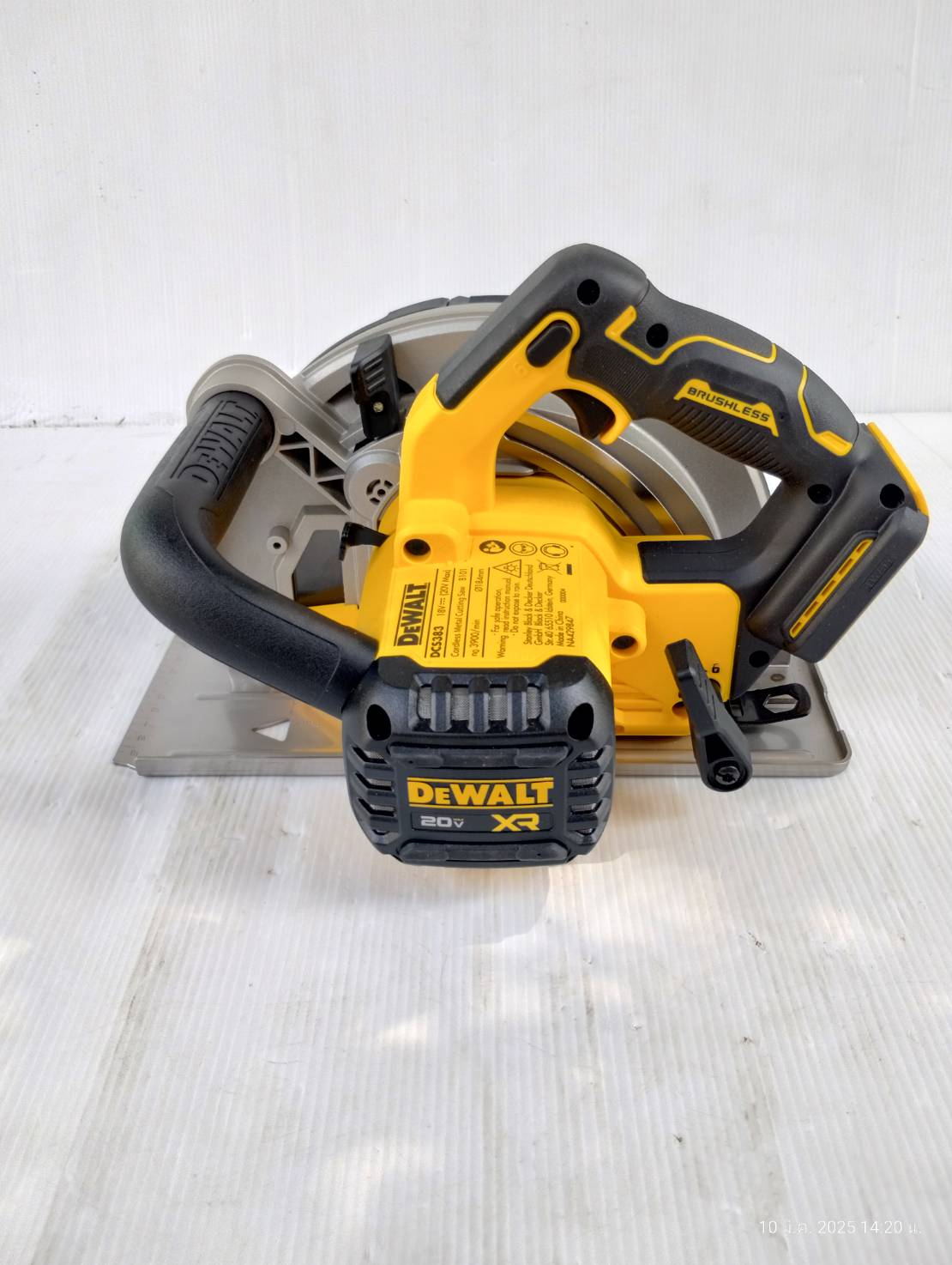 DEWALT รุ่น DCS383N-B1 เลื่อยวงเดือนตัดโลหะไร้สาย 20V Max XR ไร้แปรงถ่าน 7-1/4" (เฉพาะตัวเครื่อง)