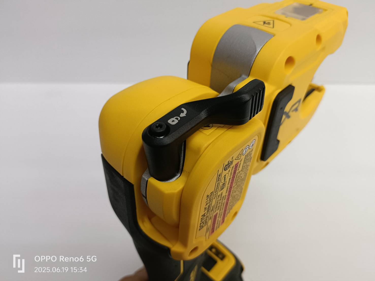 DEWALT รุ่น DCE154B เครื่องตัดท่อทองแดงไร้สาย 20V