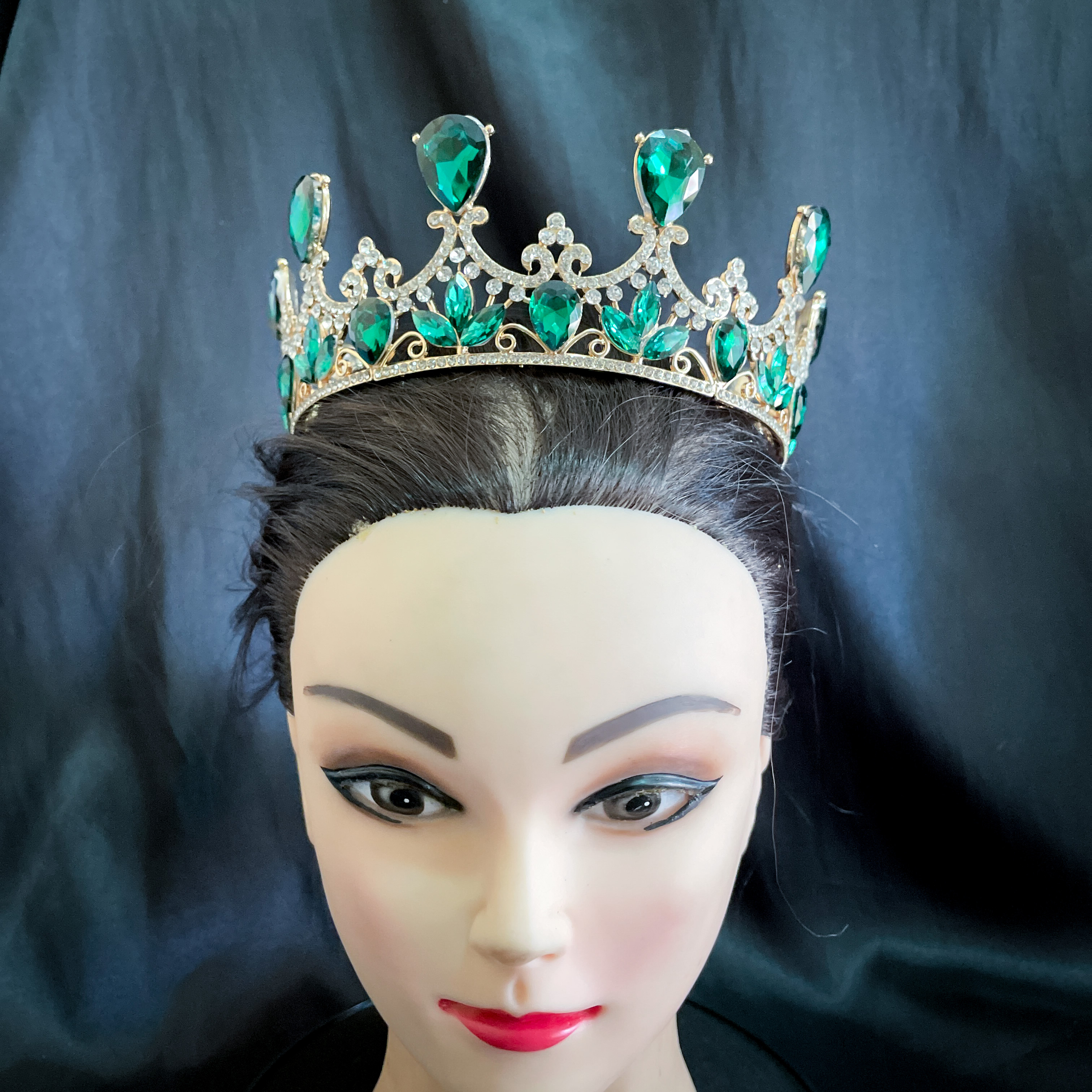 (พร้อมส่ง) มงกุฎ 039 สีเขียว มงกุฎนางงาม มงกุฎเจ้าหญิง งานสวย ปราณีต QCเพชรทุกเม็ด สินค้าพร้อมส่งจากไทย