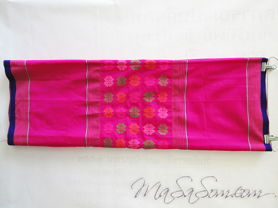 ผ้าถุงทอมือปะกากะญอ