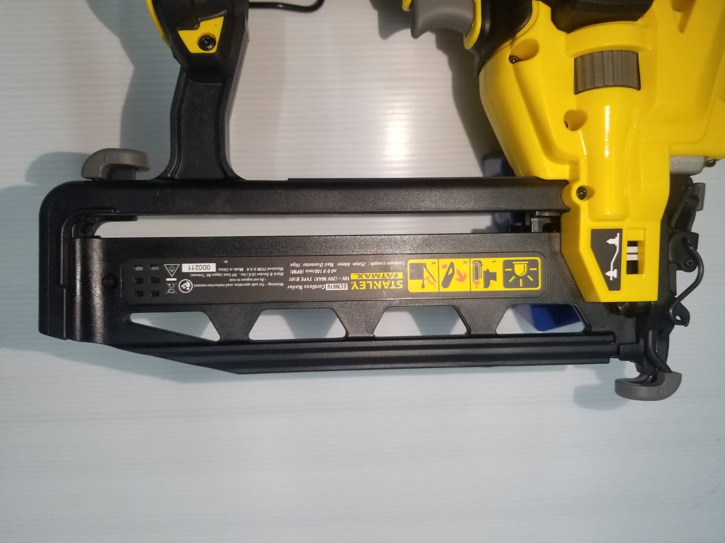 เครื่องยิงตะปู20V SCN616D2K STANLEY