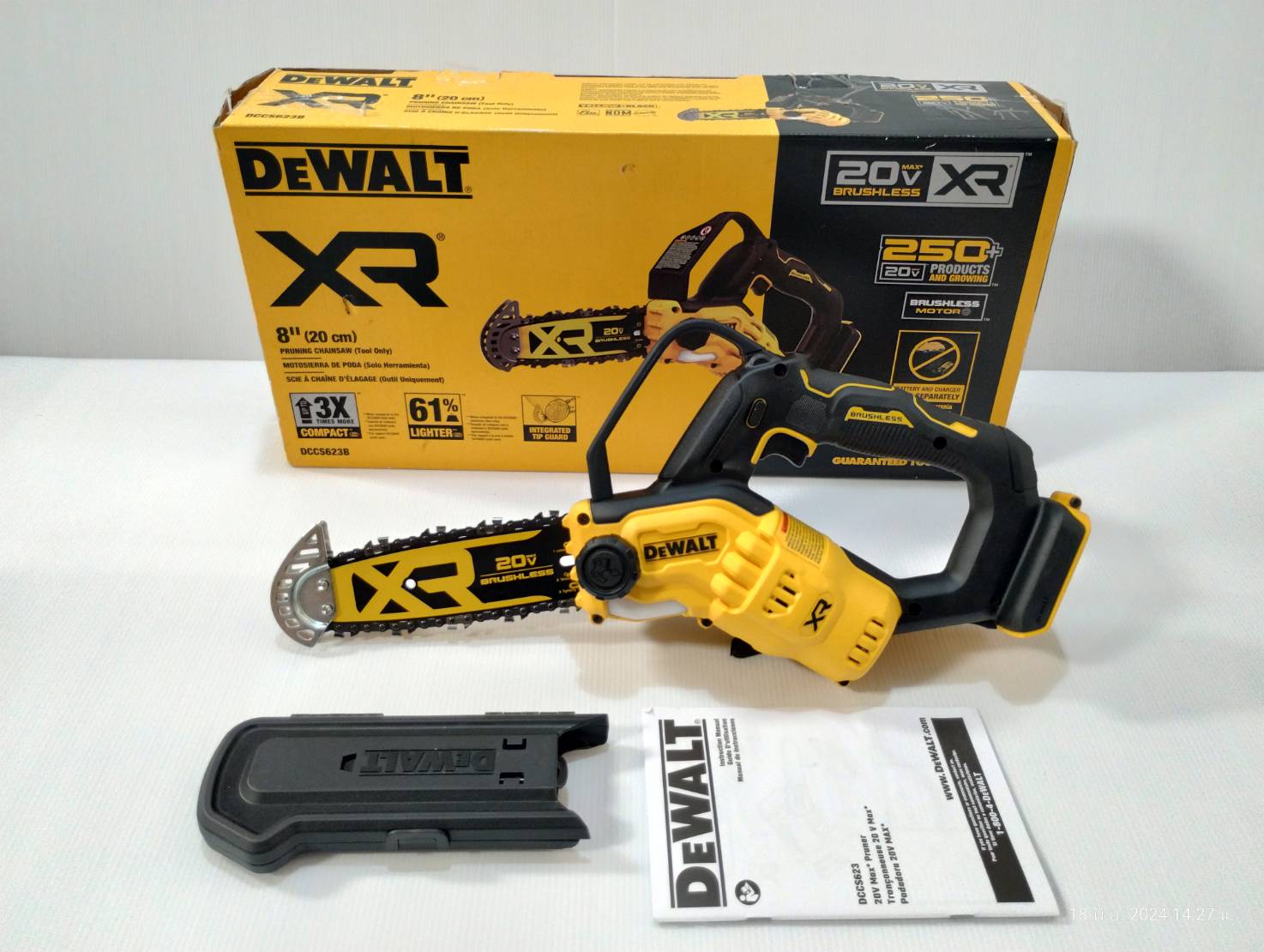 DEWALT เลื่อยโซ่มือเดียวไร้สาย 20V Max บาร์ 8 นิ้ว เฉพาะตัวเครื่อง มอเตอร์ไร้แปรงถ่าน รุ่น DCCS623B