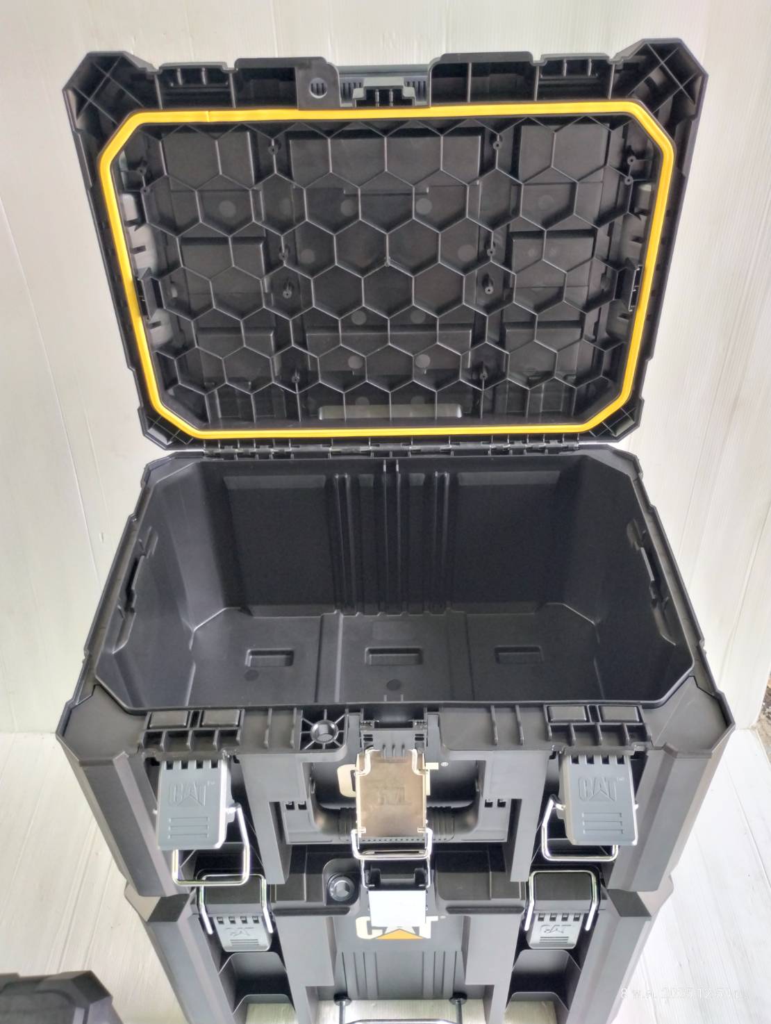 ชุดกล่องเก็บเครื่องมือ DA41005 CAT