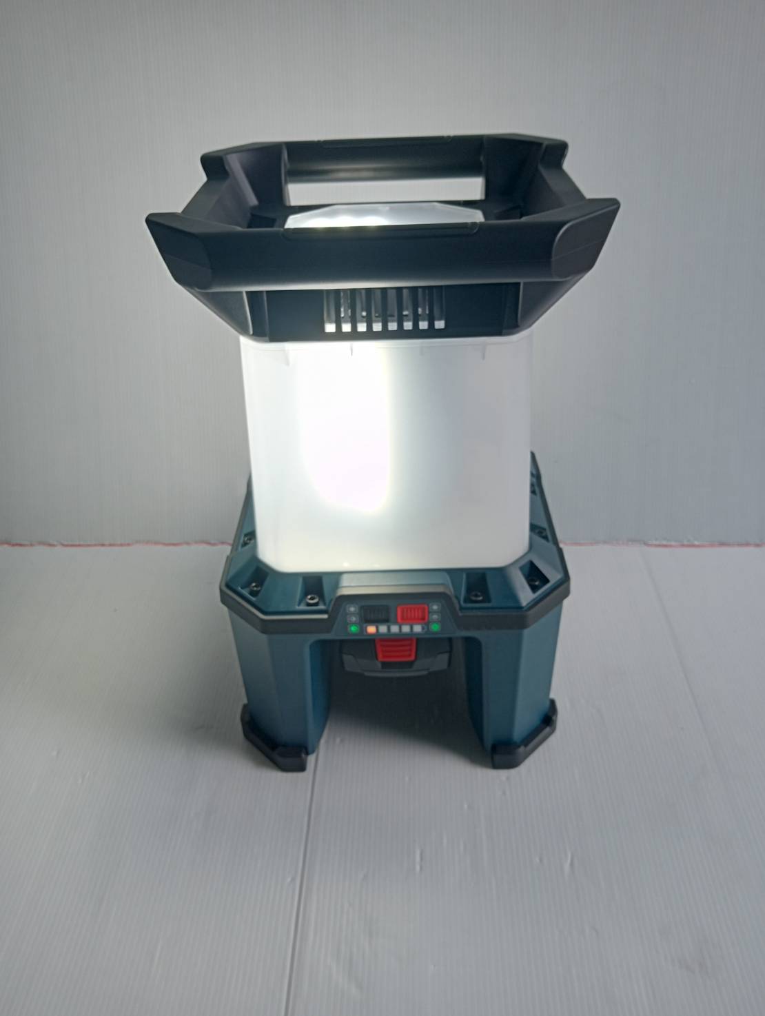 ไฟฉาย18V GLA18VH-7500 BOSCH SOLO