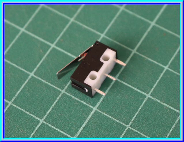 1x ไมโครลิมิตสวิตซ์ 1A 125VAC NO/NC 1P2T( Micro Limit Switch)