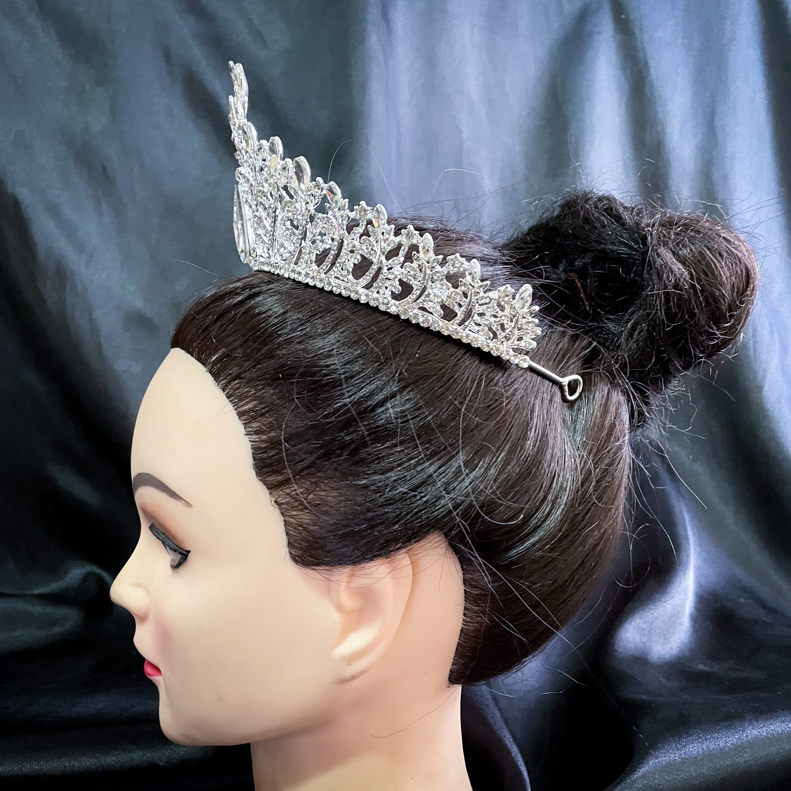 (พร้อมส่ง) เทียร่า 301 สีเงิน มงกุฎนางงาม งานสวย ปราณีต QCเพชรทุกเม็ด สินค้าพร้อมส่งจากไทย