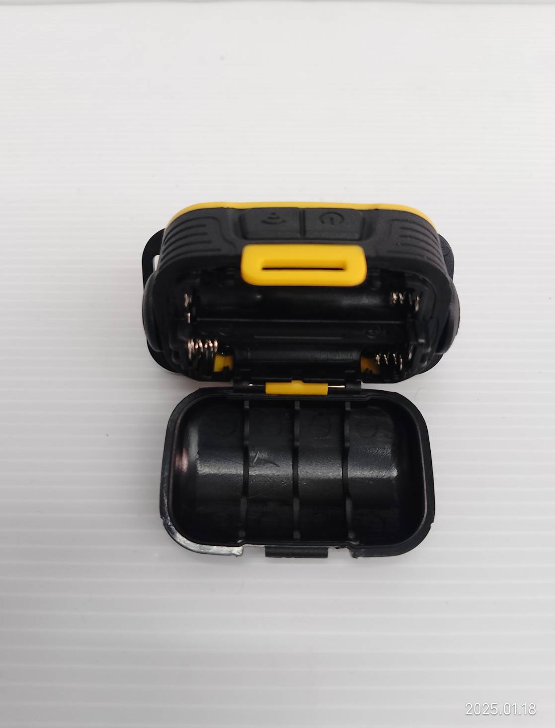 DEWALT ไฟฉายคาดหัวLED 200 Lumen DWHT81424