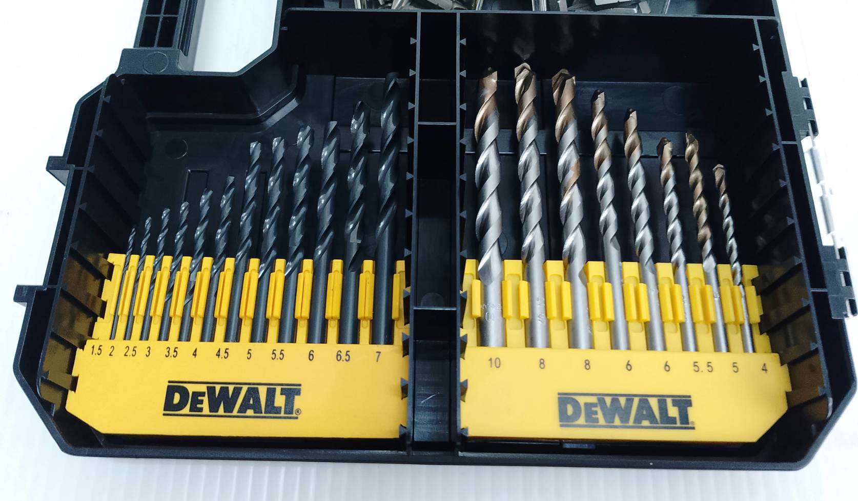 ชุดดอกสว่านและดอกไขควง 100 ชิ้น DT71569 DEWALT