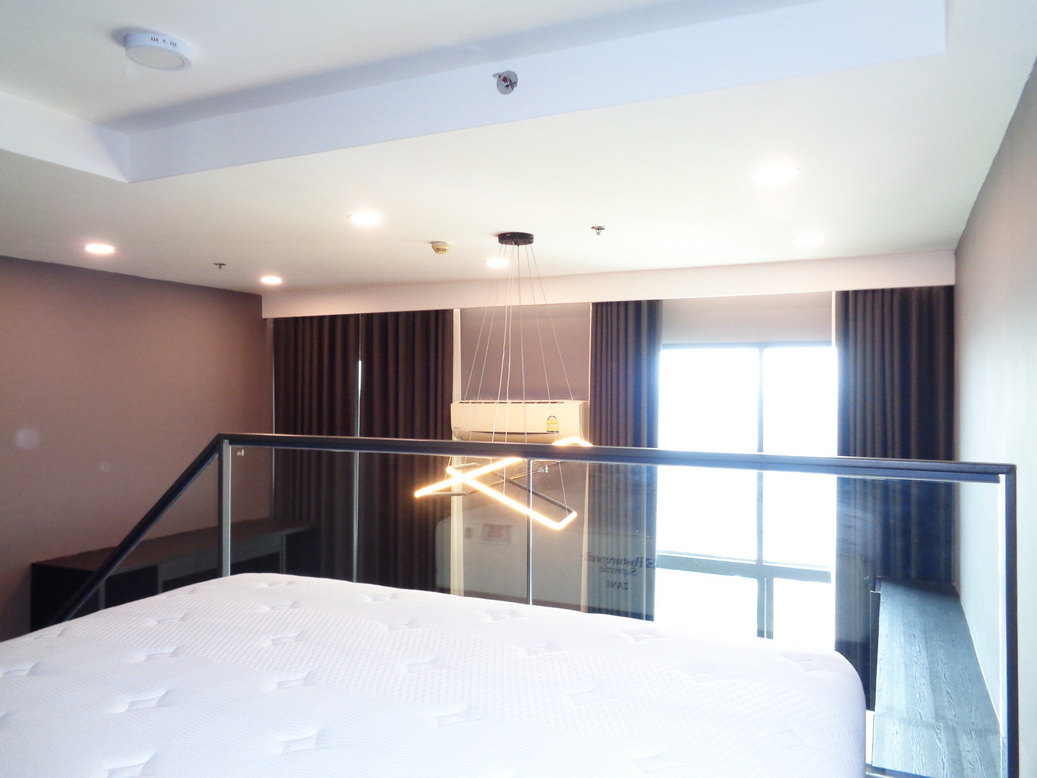 🚩 H1287 ขายขาดทุน คอนโด ซี เอกมัย 44ตารางเมตร Duplex (2ชั้น) อยู่ชั้น42 ใกล้ถนนเพชรบุรีเพียง 100 เมตร ห้องสวย พร้อมอยู่