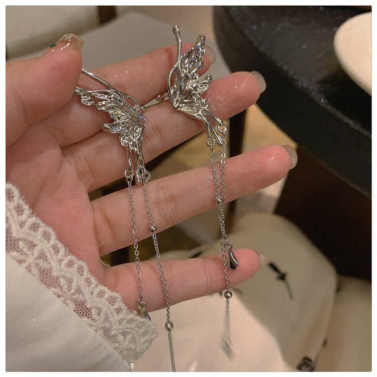 (พร้อมส่ง) EarCuff 007 Angel wings เมทัลลิคพู่ยาว ได้ทั้งคู่ ไม่ต้องเจาะหู ร้านคนไทย คุยง่าย ส่งเร็ว