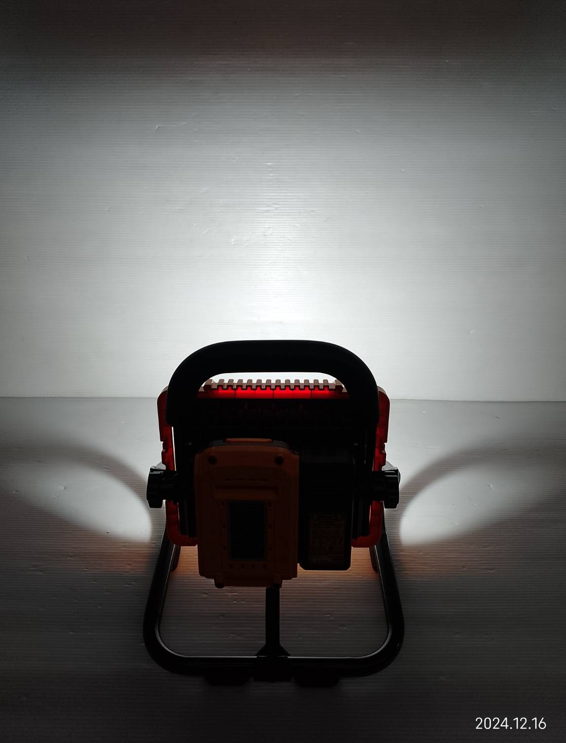 INGCO ไฟฉายตั้งโต๊ะ20V CWLI20258 ครบชุด