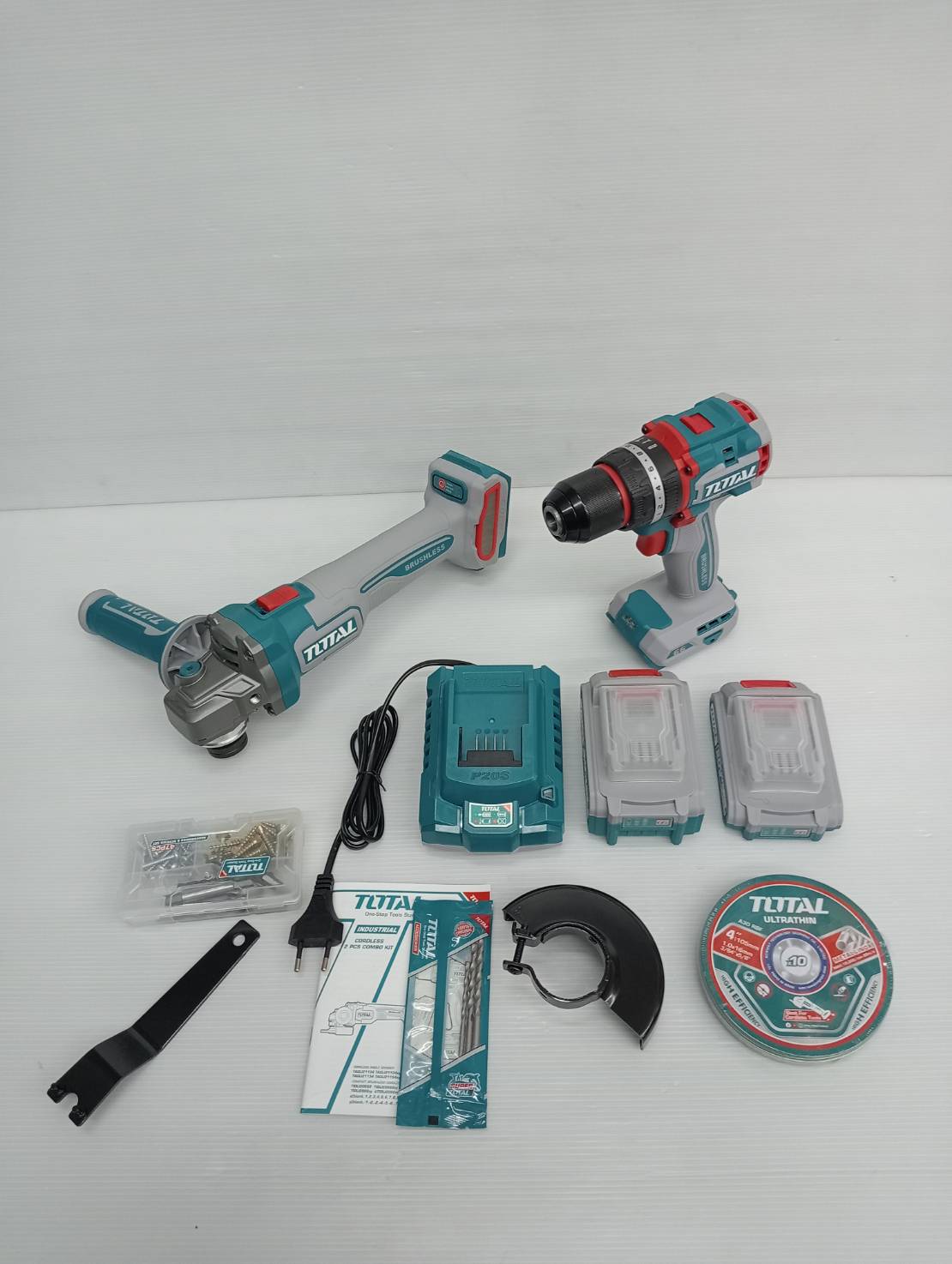 TOTAL Combo Set 46 สว่านกระแทก ไร้สาย 66N + เครื่องเจียร์ ไร้สาย 20V BL motor TCKLI2027310