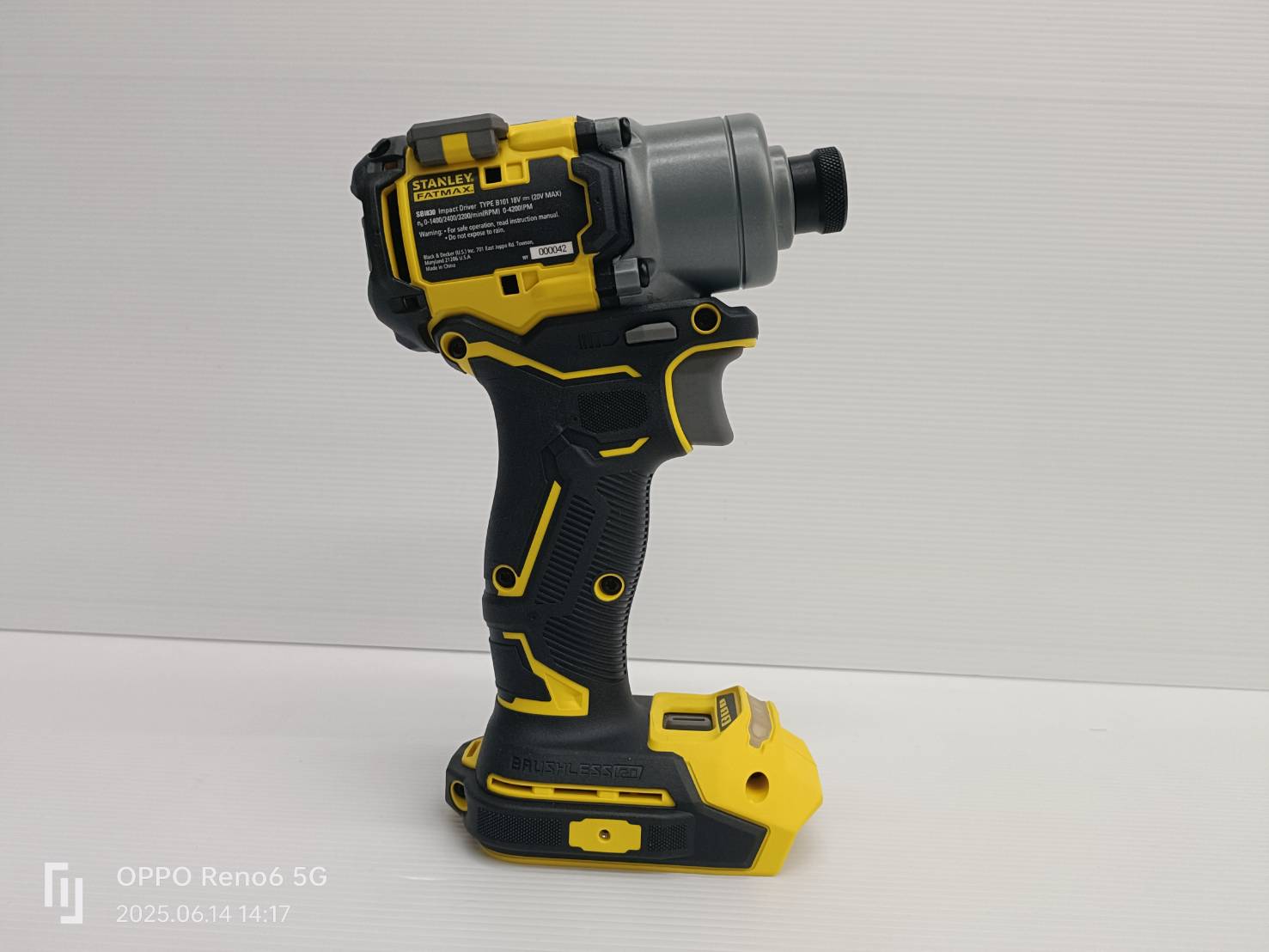 STANLEY ไขควงกระแทกไร้สายไร้แปรงถ่านV20 SBI830D1K-B1