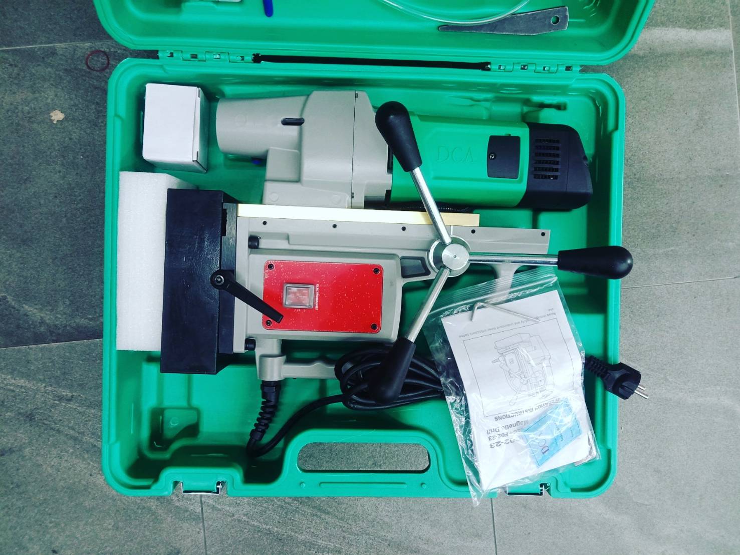 สว่านแท่นแม่เหล็ก รุ่น AJC02-23 (ปรับรอบได้) DCA