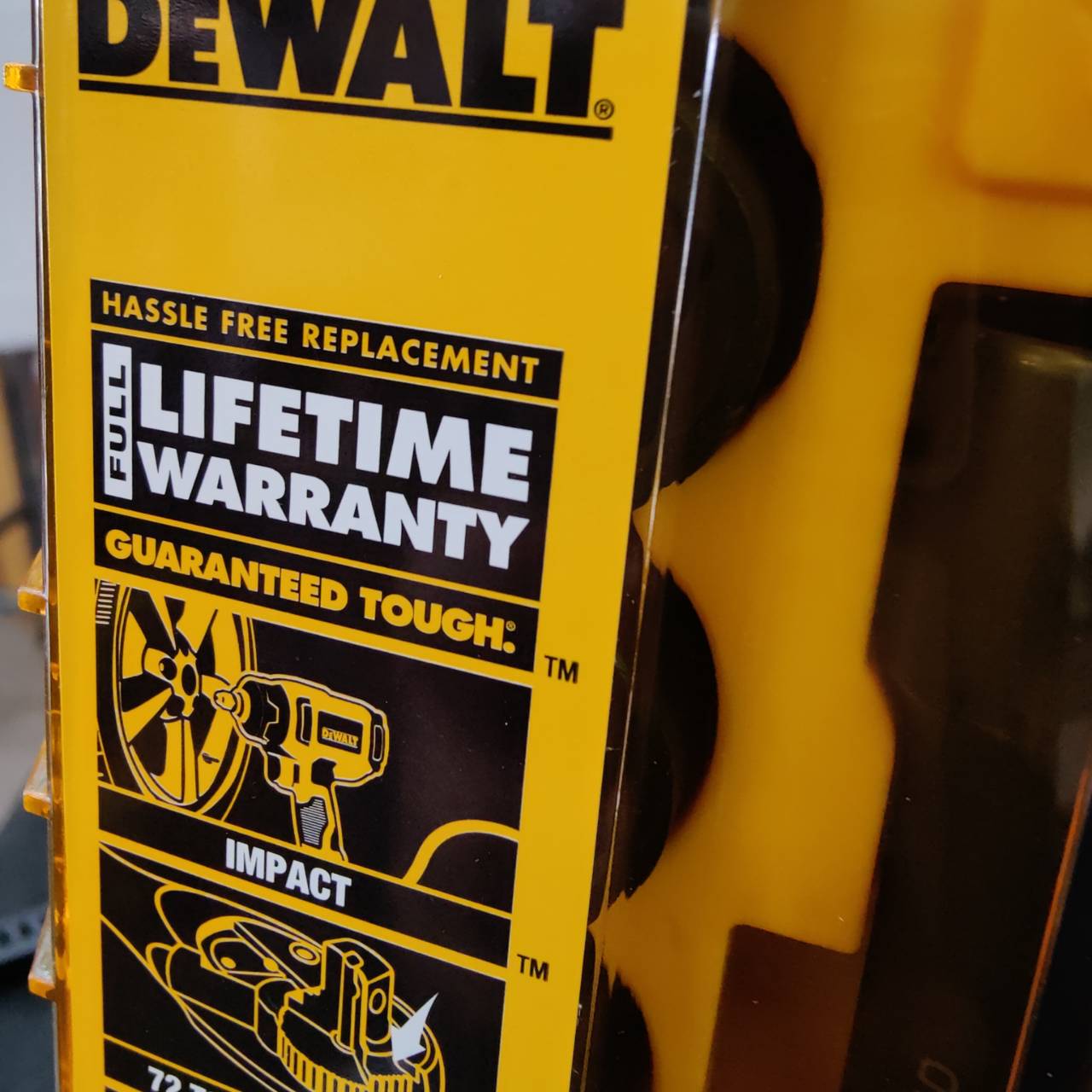 ชุดลูกบล็อก1/2" 23ชิ้น+กล่อง DWMT74739 DEWALT