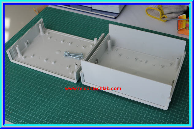 1x กล่อง FB06 สีขาว ขนาด 215x168x78 มม. Future Box