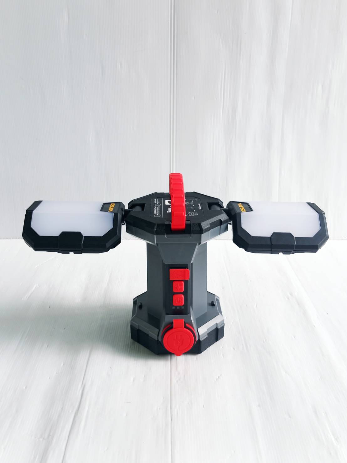 OSUKA ไฟส่องพื้นที่ 3 ขา LED 20V 2in1 OCL316-N (ตัวเปล่าพร้อมขาตั้ง)