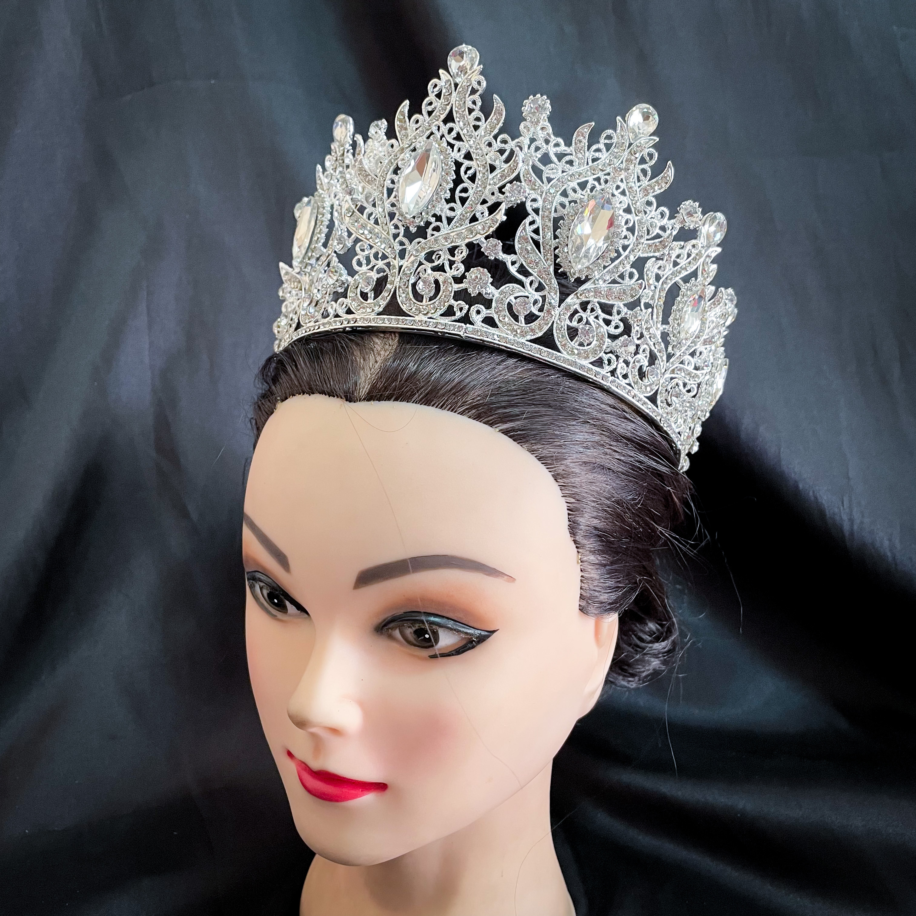 (พร้อมส่ง) เทียร่า 304 สีเงิน มงกุฎนางงาม งานสวย ปราณีต QCเพชรทุกเม็ด สินค้าพร้อมส่งจากไทย