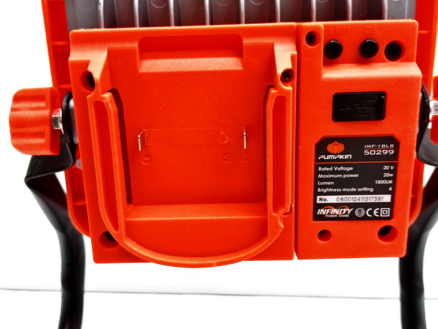 ไฟสปอร์ตไลท์20V INF-18LS PUMPKIN