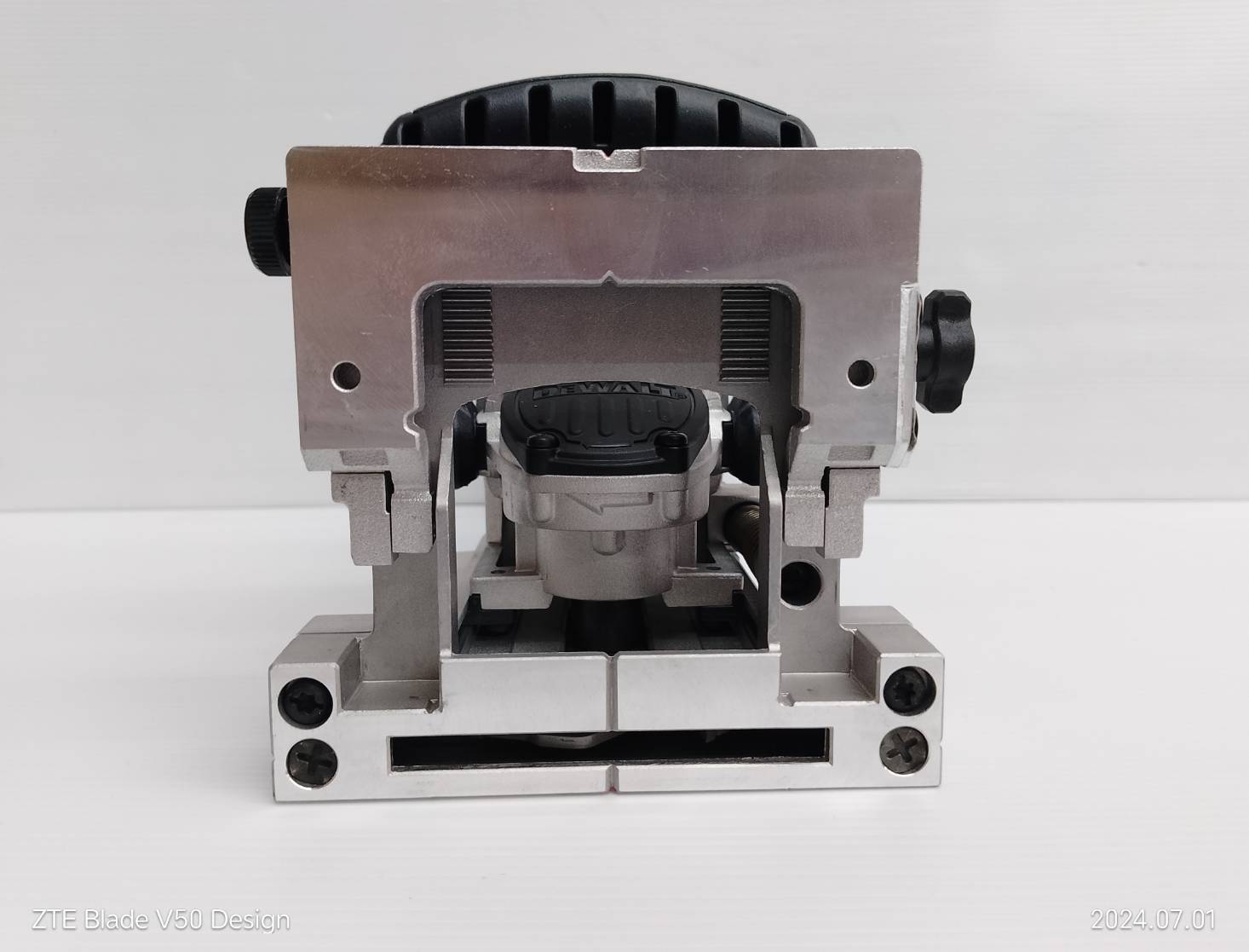 เครื่องต่อไม้ไร้สาย (Biscuit Jointer) 18V DCW682N DEWALT (ตัวเปล่า)