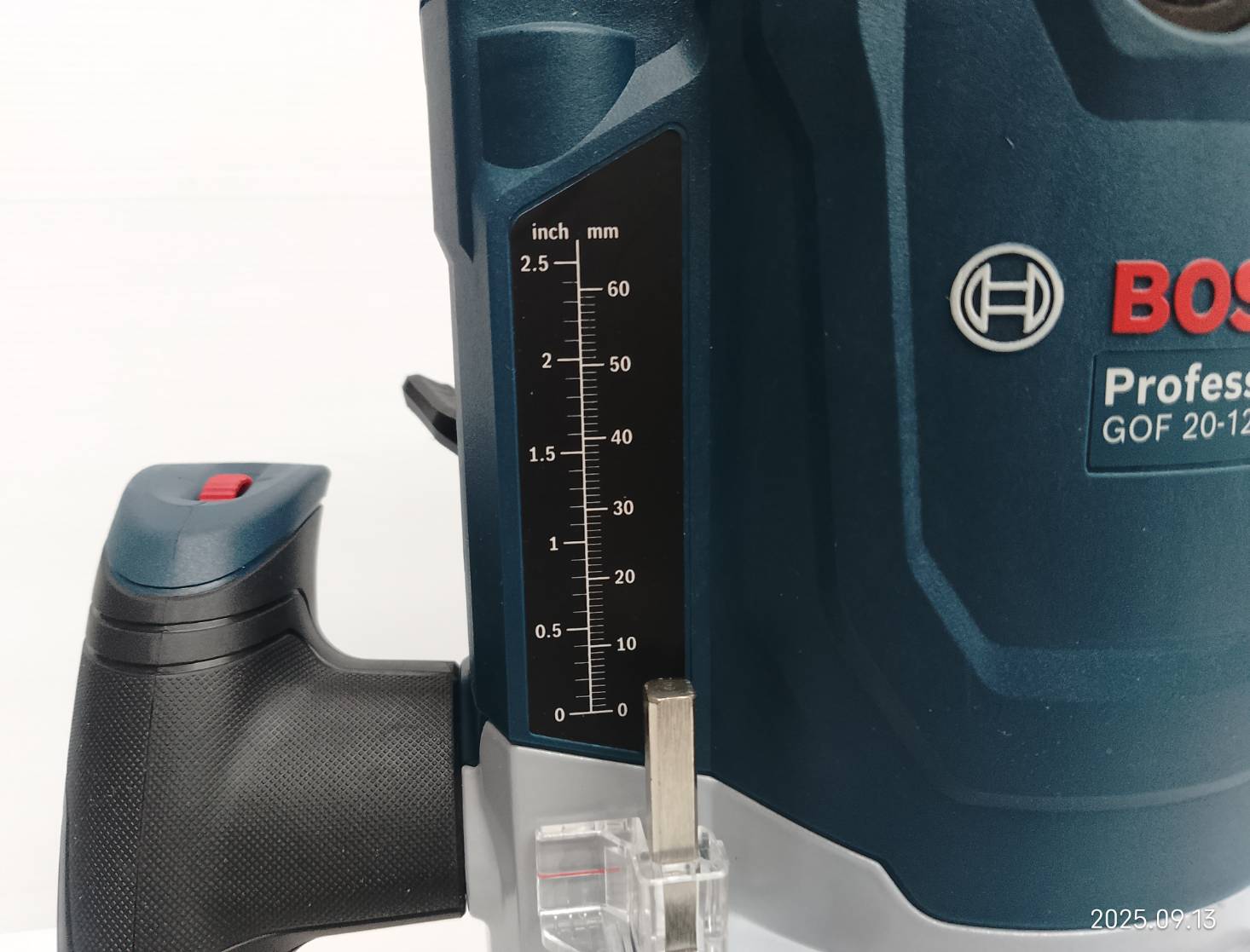 เร้าเตอร์1/4 1/2 GOF20-12 BOSCH 06016272K0