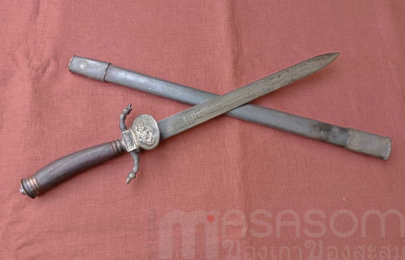 มีดดาบสั้นด้ามขากวาง