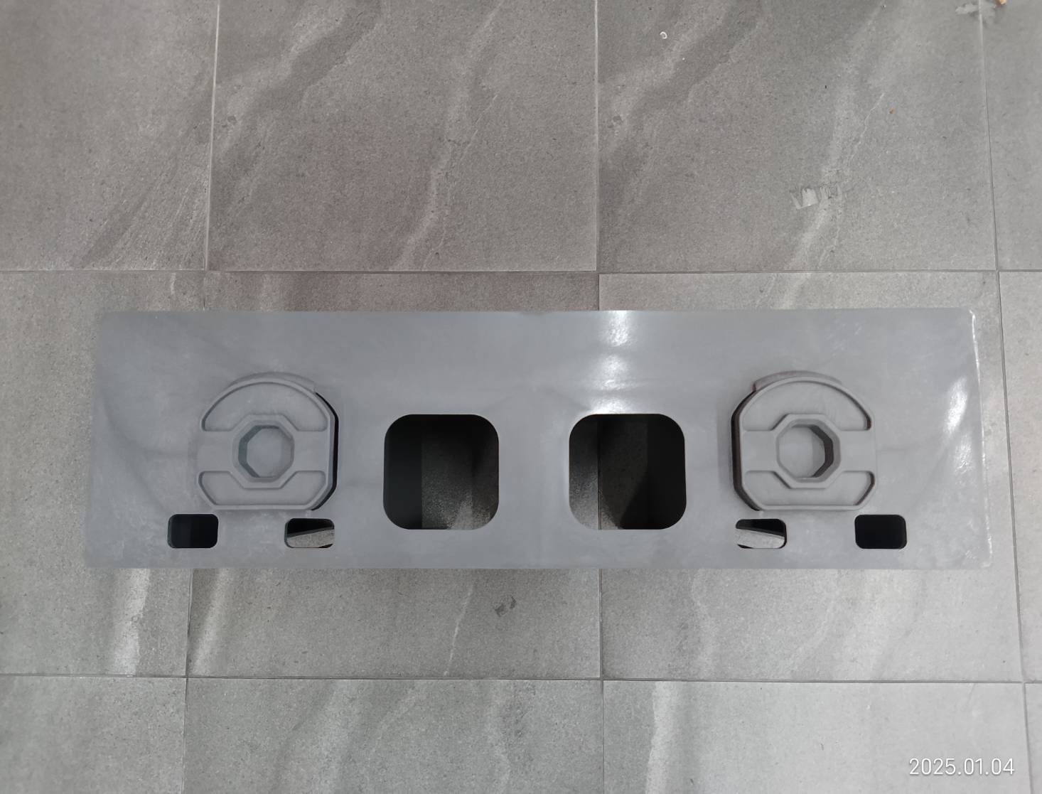 ชั้นวางเครื่องมือช่างไร้สาย (พลาสติก) OSMWS23002 OSUKA