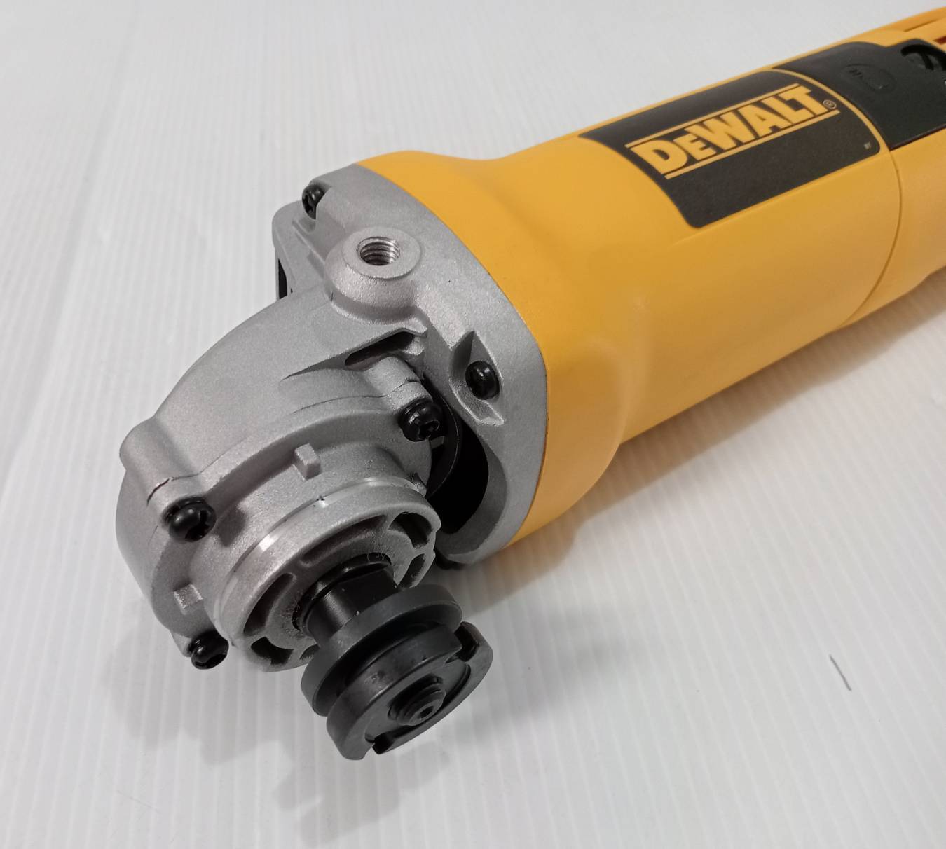 หินเจียร4" DW810 DEWALT