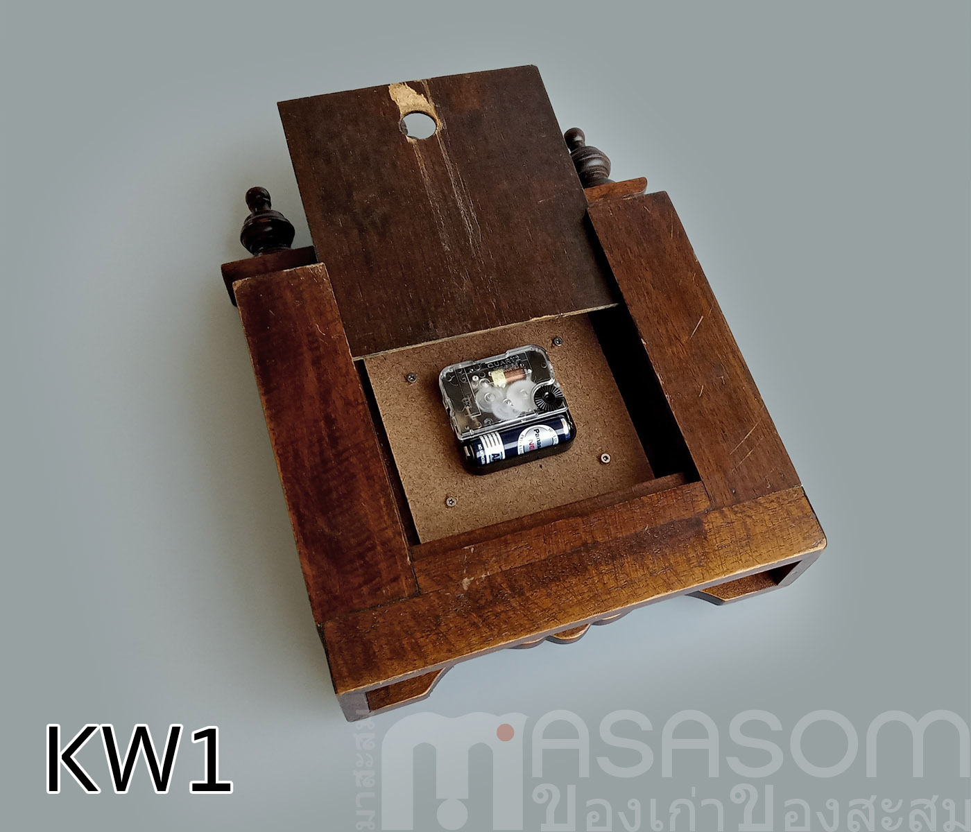 นาฬิกาไม้เก่าแขวนผนัง