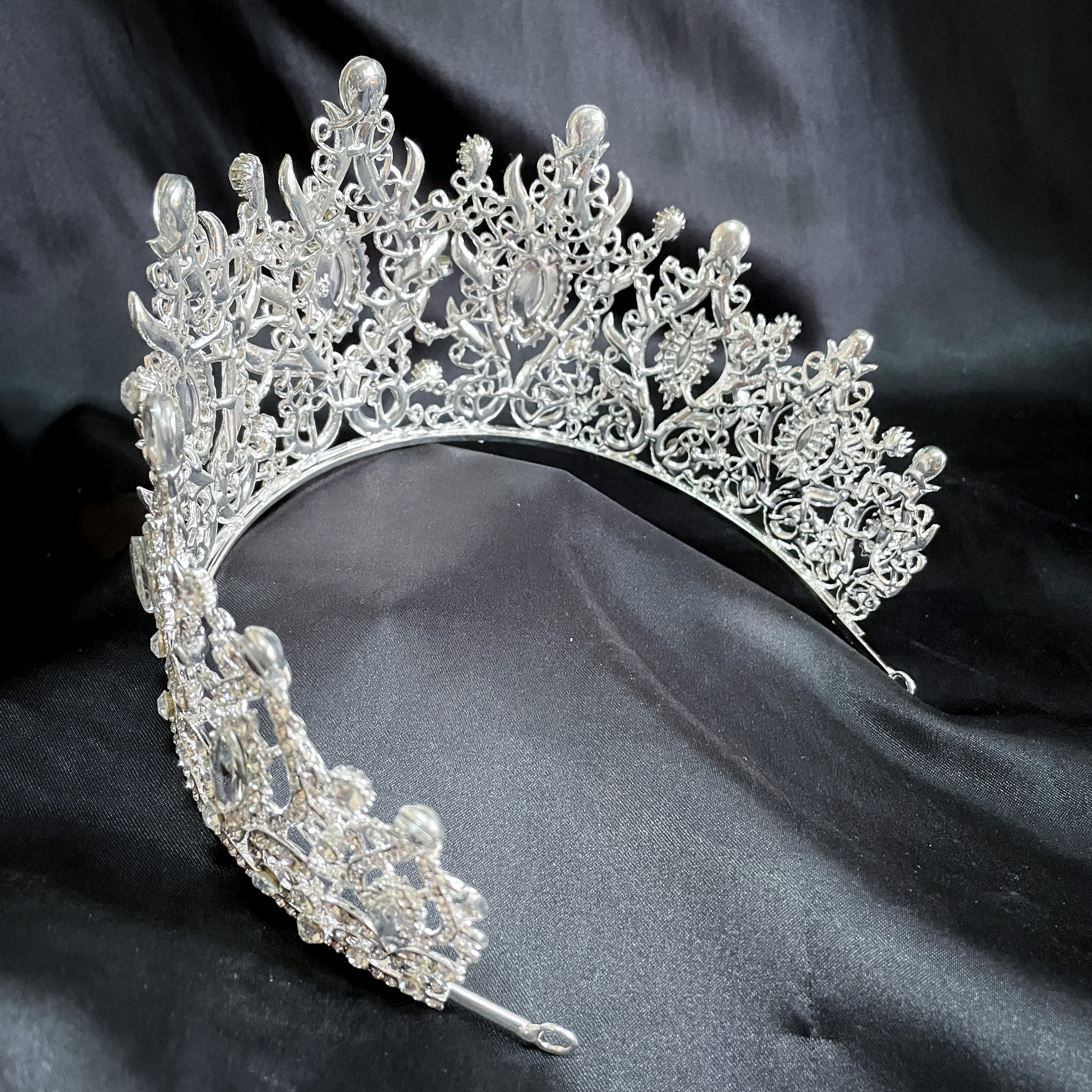 (พร้อมส่ง) เทียร่า 304 สีเงิน มงกุฎนางงาม งานสวย ปราณีต QCเพชรทุกเม็ด สินค้าพร้อมส่งจากไทย