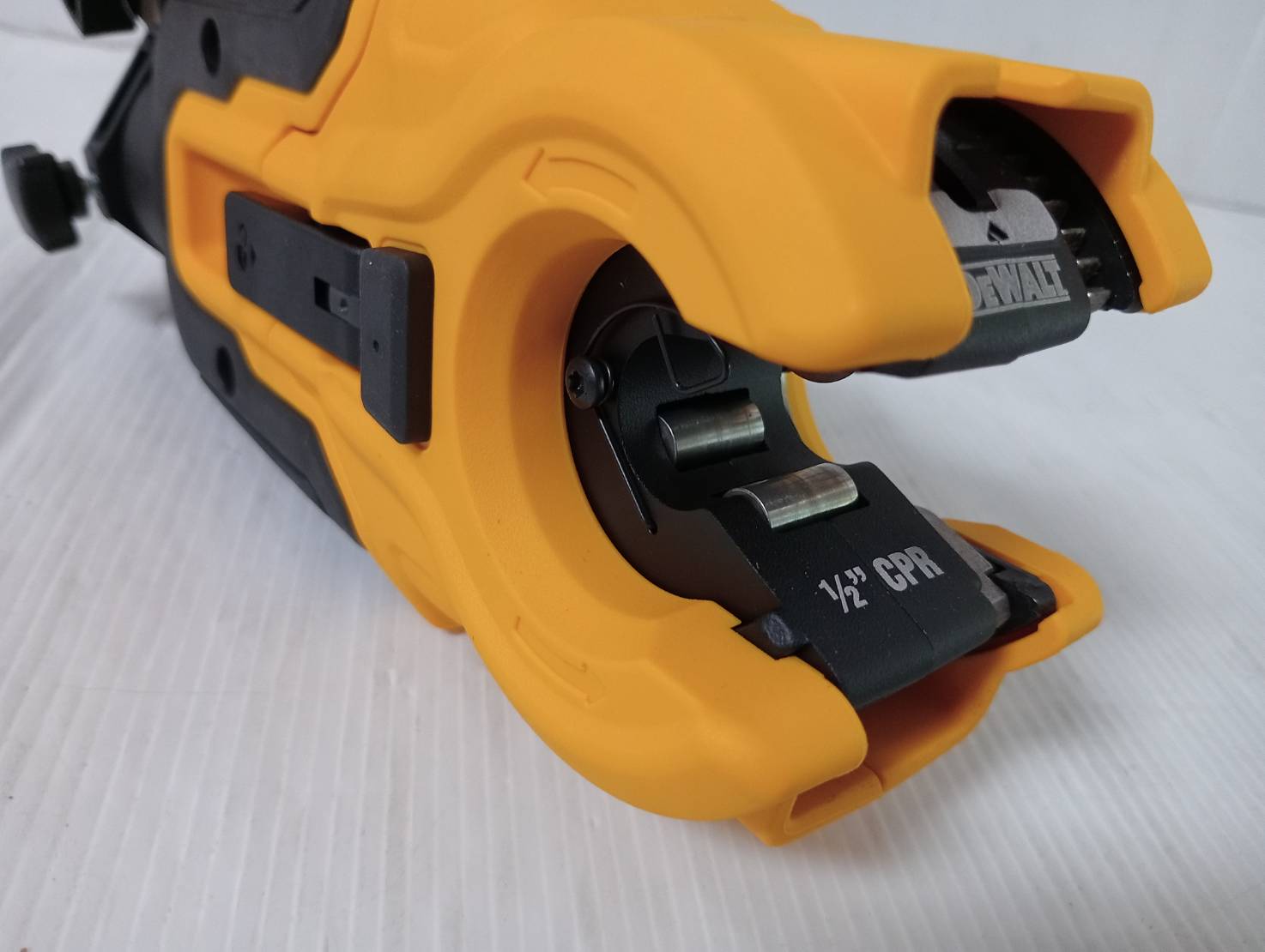 DEWALT อุปกรณ์เสริมสำหรับแปลงเป็นเครื่องตัดท่อทองแดง DWACPRIR