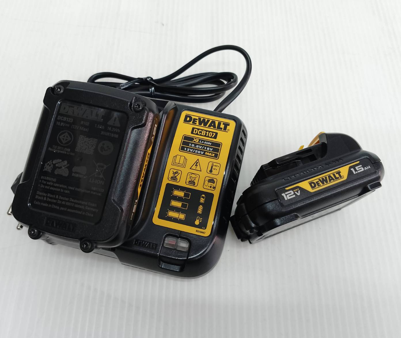 สว่านกระแทก 12V DCD716S2K DEWALT