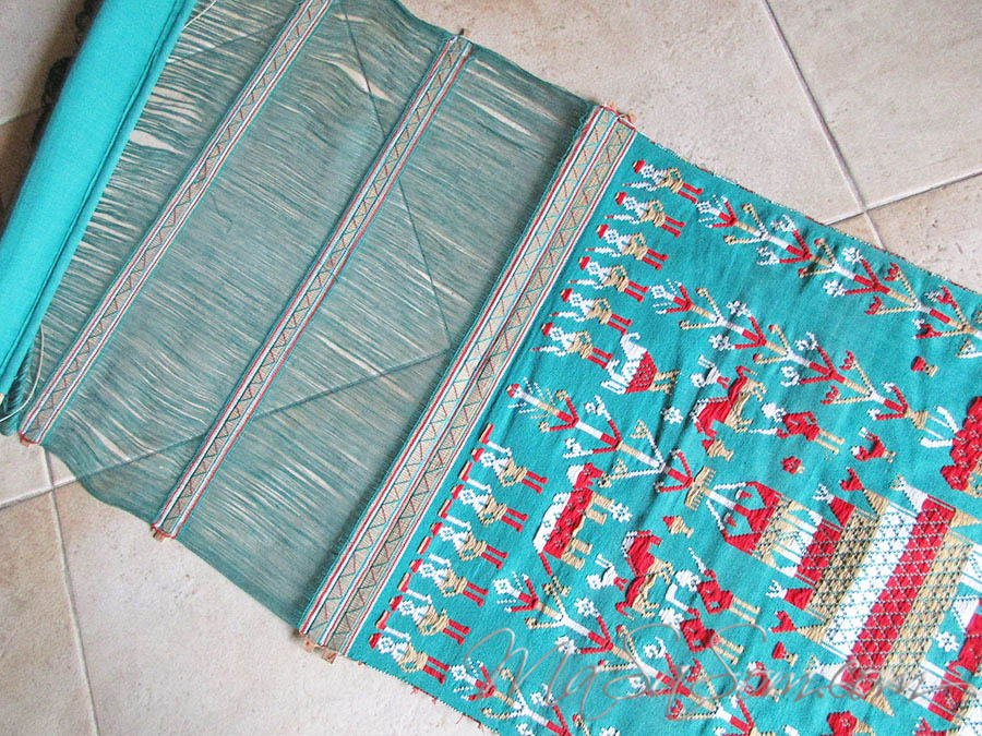 ตุงไทลื้อสีเขียวลายปราสาท