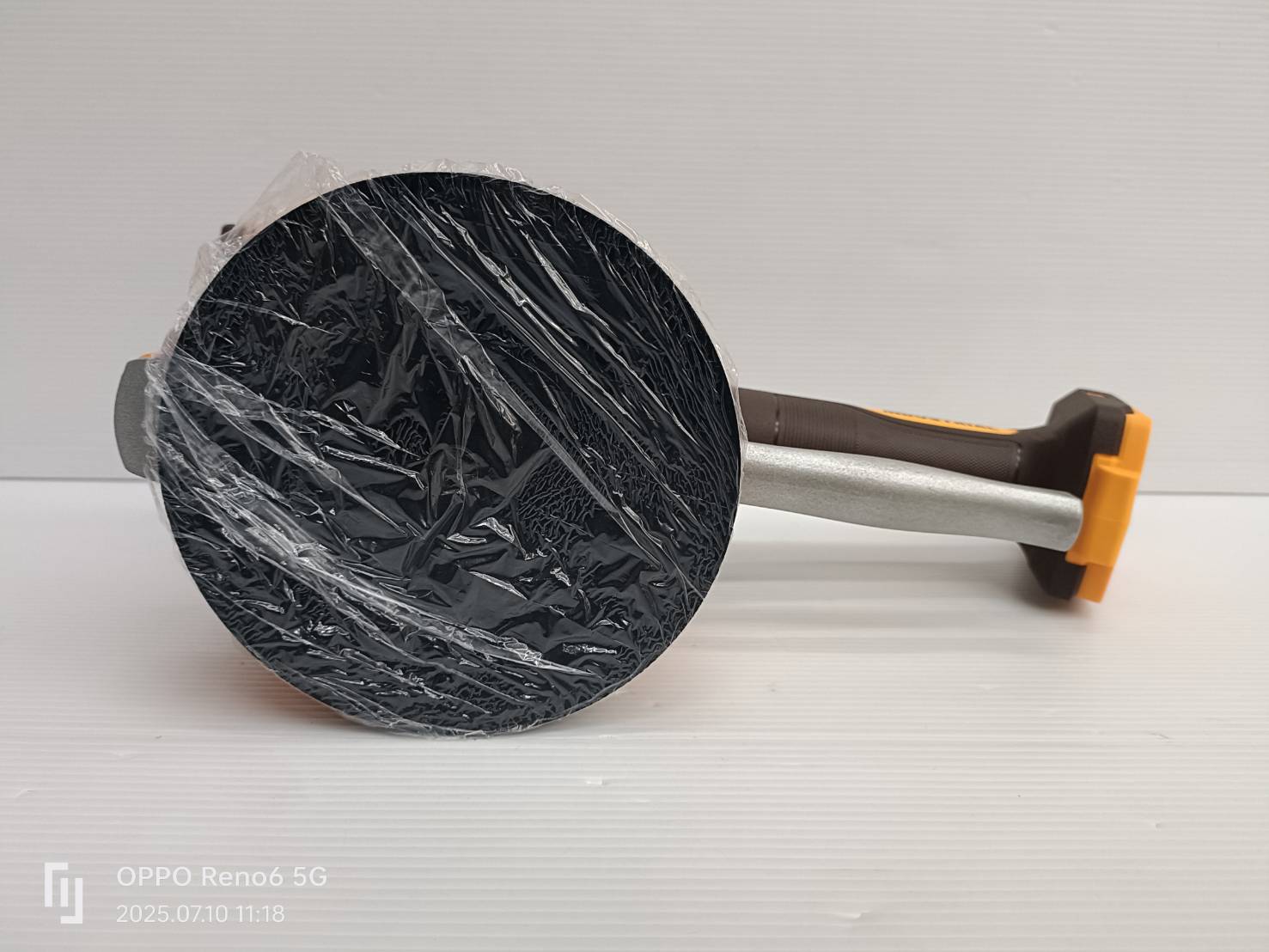 INGCO เครื่องดูดสั่นกระเบื้อง20V CTVLI20015 ครบชุดพร้อมกล่อง