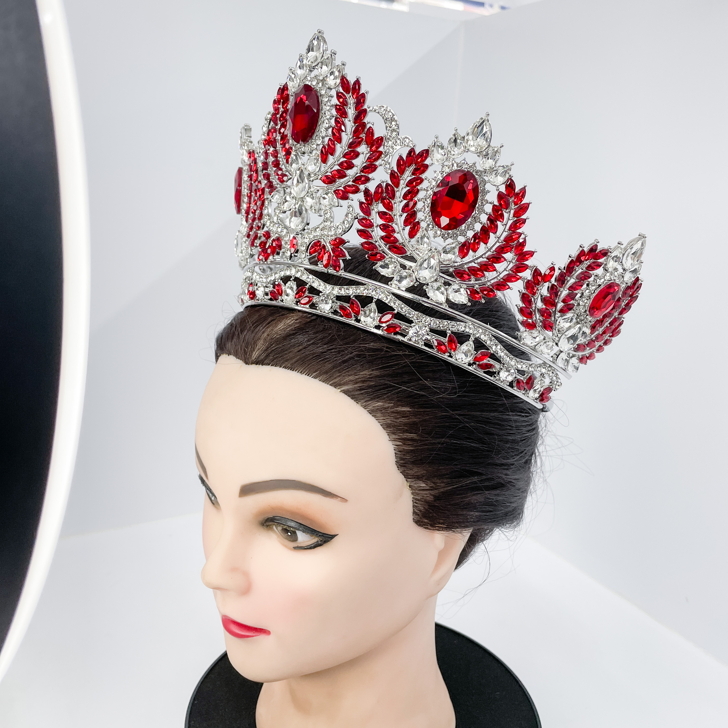(พร้อมส่ง) มงกุฏ 089 สีแดง มงกุฎนางงาม มงกุฎเพชร มงกุฎประกวด สินค้าพร้อมส่ง ไม่ต้องรอนาน งานพรีเมี่ยม