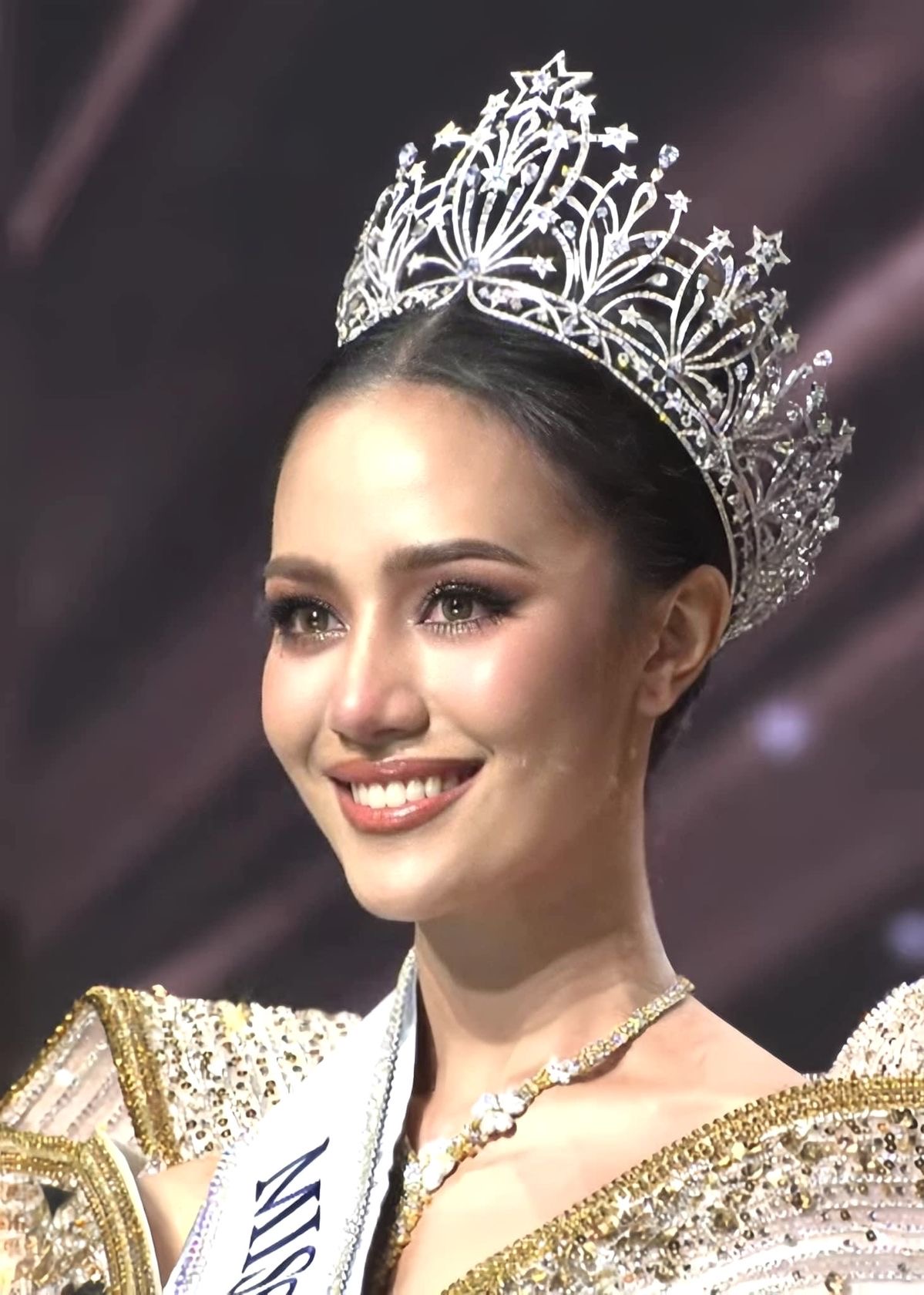 (พร้อมส่งจากไทย) มงกุฏ 134 Miss Universe Thailand 2024 งานสวย ปรับขนาดไม่ได้ ส่งจาก จ.อุบลราชธานี