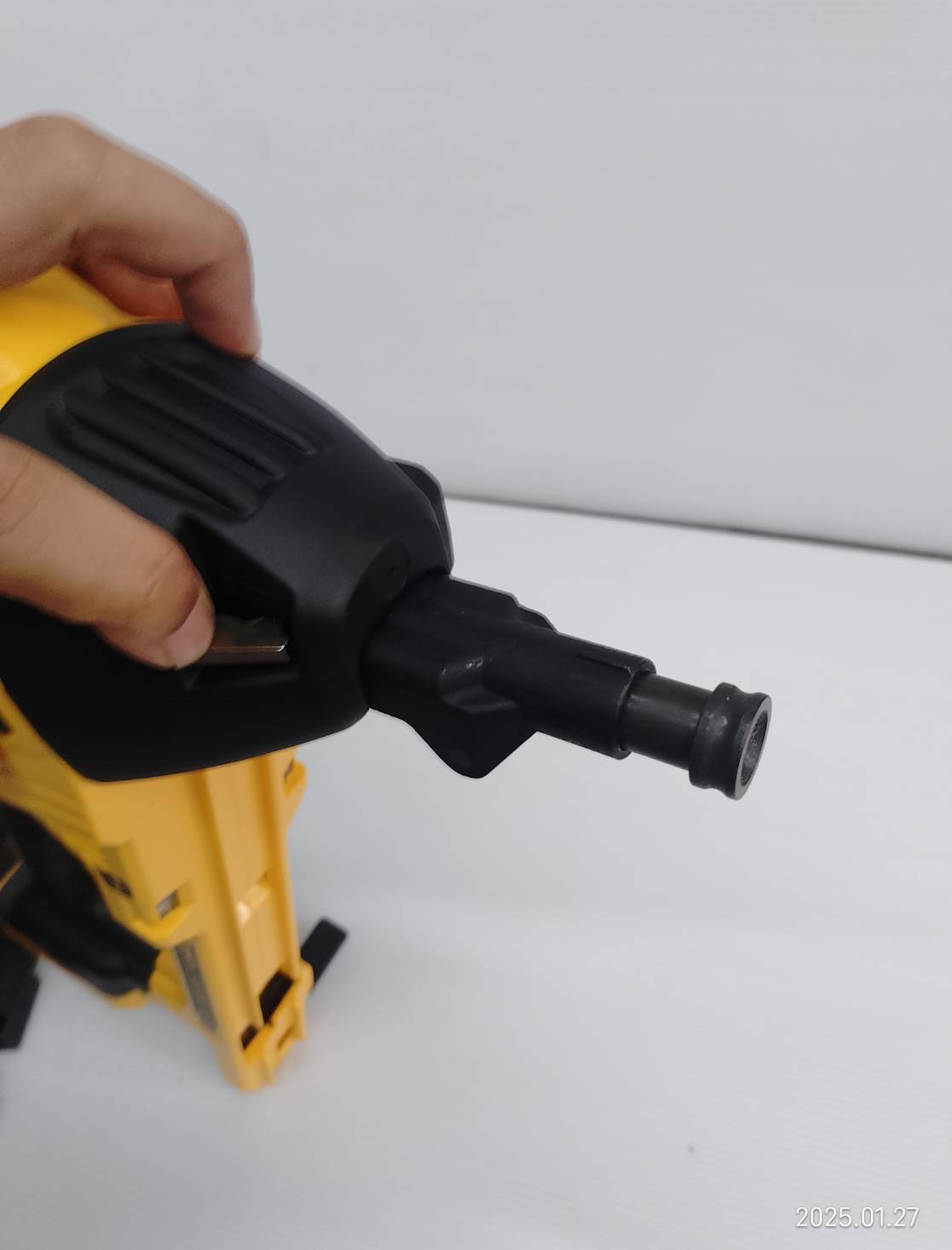 เครื่องยิงปืนลมไร้สาย20V DCN890N-XJ DEWALT