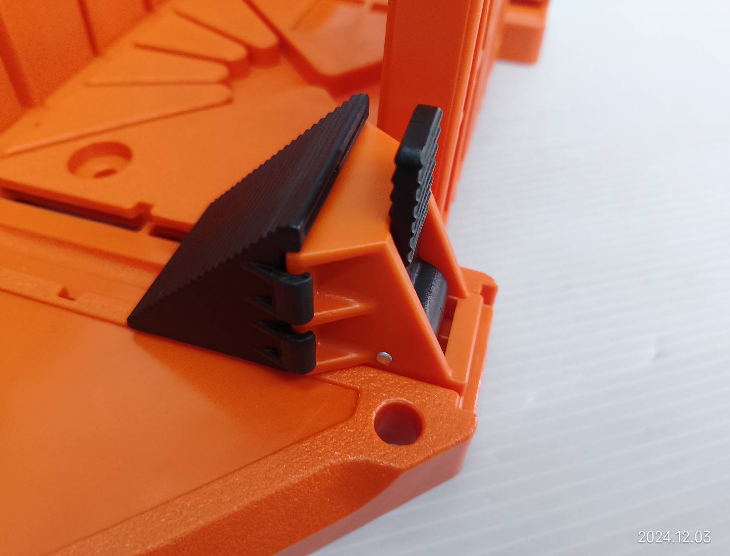 PUMPKIN 34233 กล่องจับชิ้นงานอเนกประสงค์ 14 นิ้ว ที่ตัดองศา PTT-14MTB