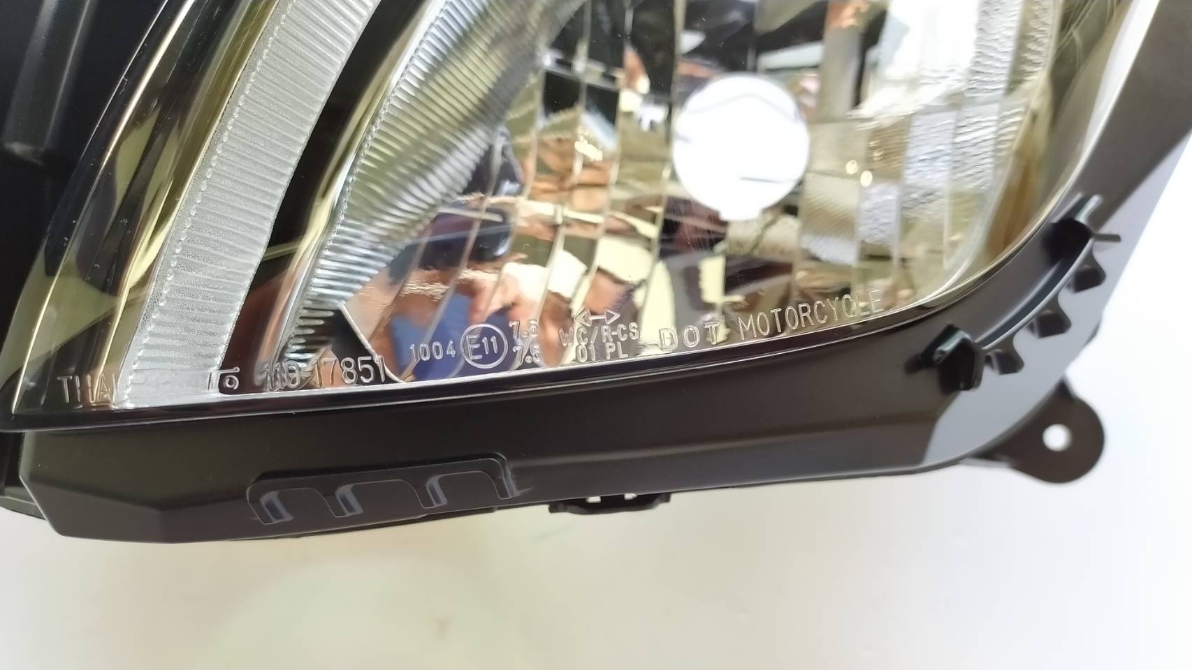 Honda ไฟหน้า Forza300 ปี 2013 ถึง ปี 2015 อะไหล่แท้ ของใหม่ เบิกศูนย์ 33102-K04-931 Forza300