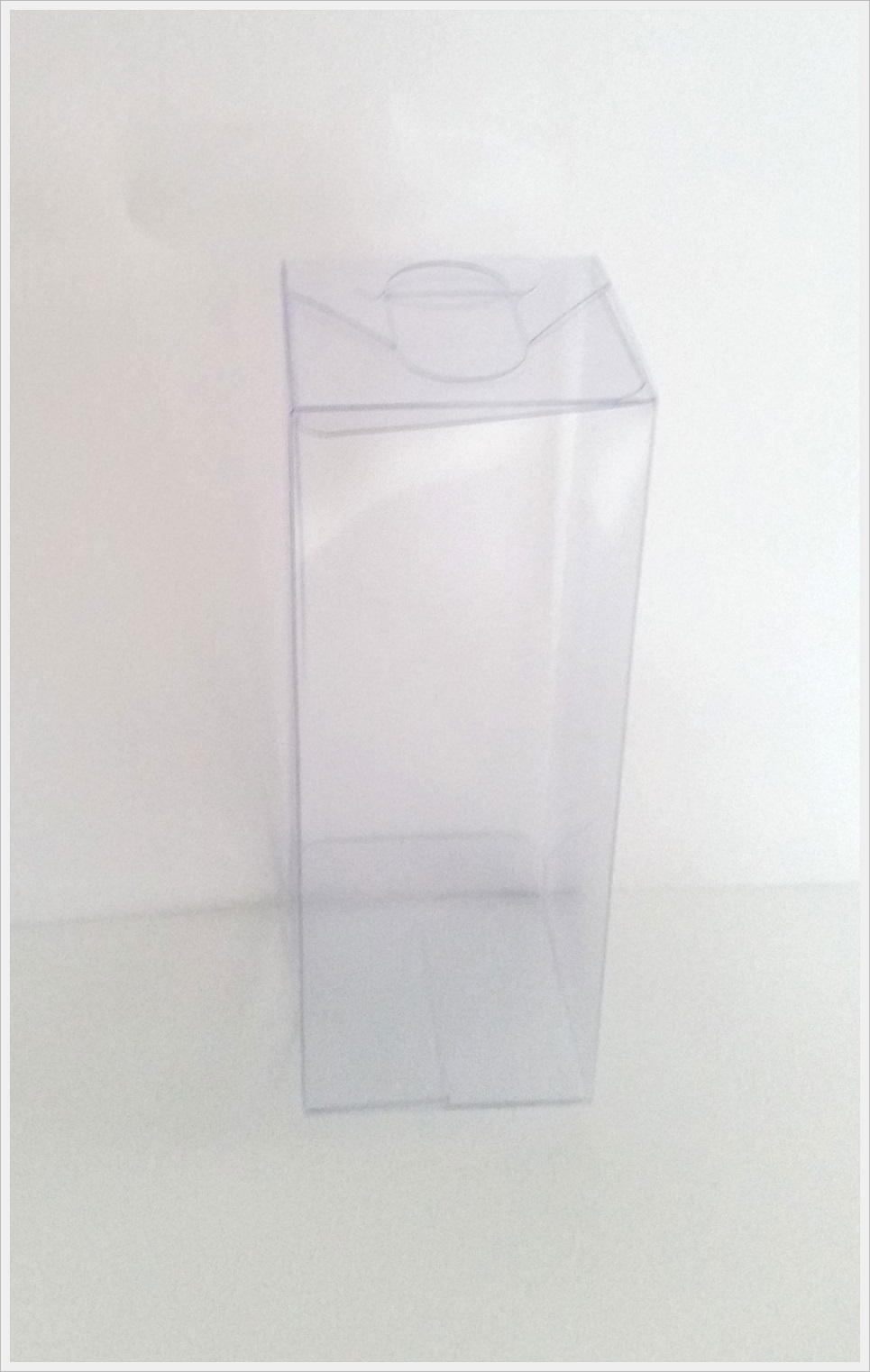 กล่องใส่ขวด-เครื่องสำอางค์ ขนาด 4 x 4 x 11 cm