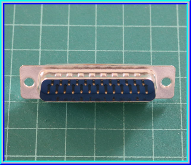 1x คอนเน็คเตอร์ DB 25 ตัวผู้ (Male DB25 D-Sub)