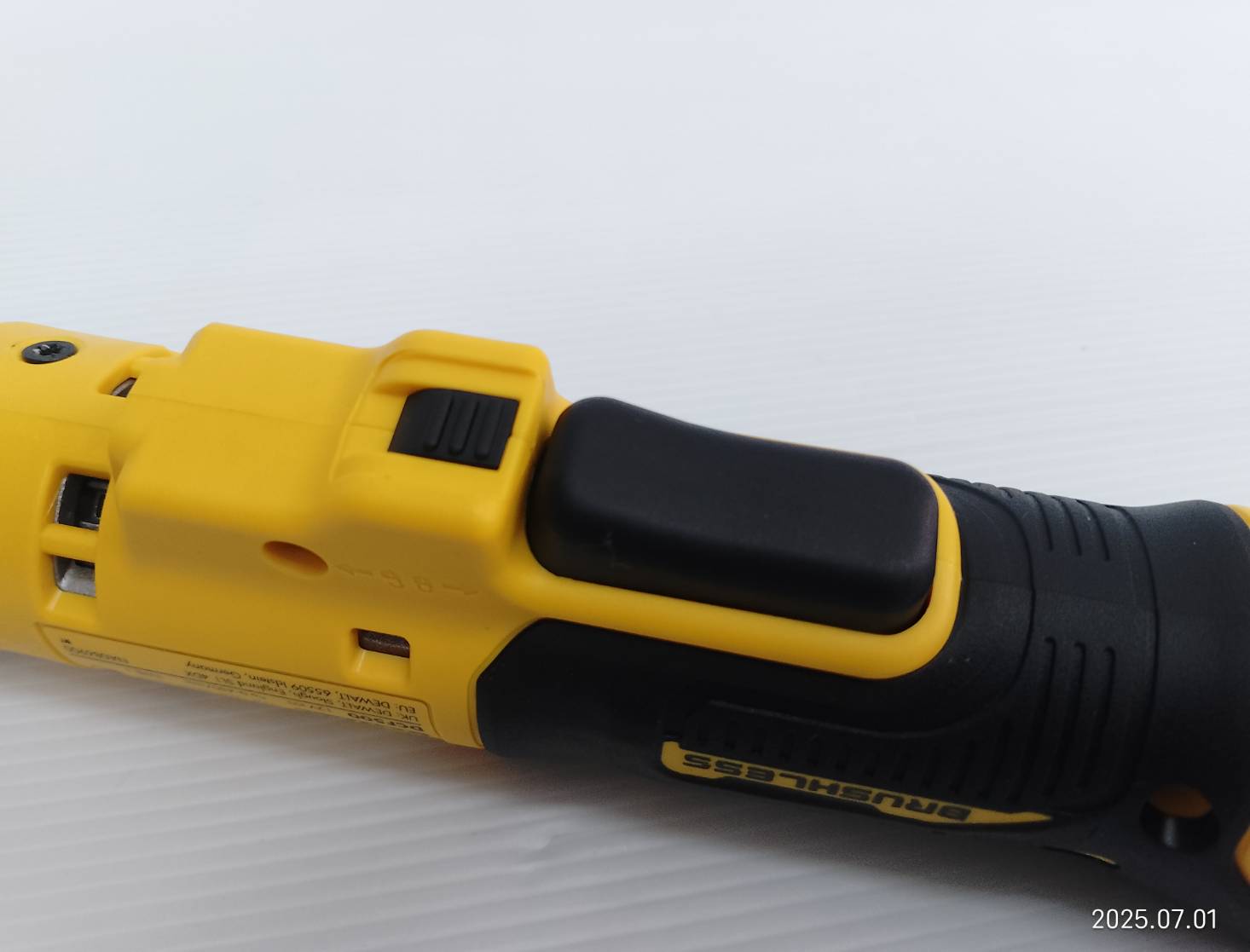 DEWALT ประแจบล็อก1/4-3/8 นิ้ว 12V DCF500N-XJ ด้ามสั้น (ตัวเปล่า)