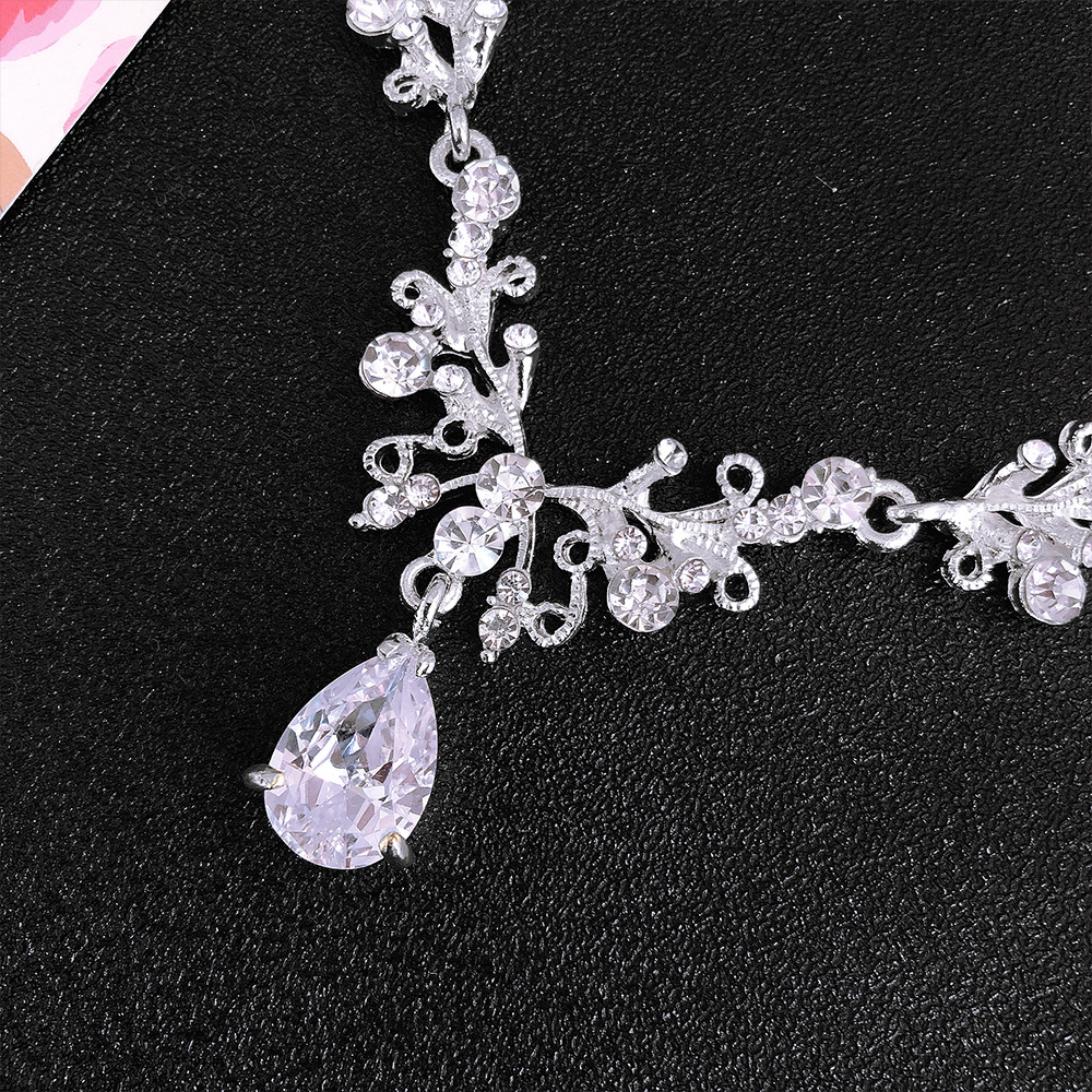 SET002 เครื่องประดับ 3 ชิ้น มงกุฎ สร้อยคอ ต่างหู จัดเซทสวยงาม สินค้าพร้อมส่งจากไทย
