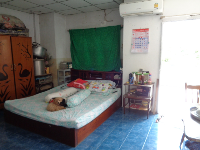 H1158 ขายด่วน ทาวนเฮ้าส์ 2 ชั้น 25 ตร.วา หมู่บ้านเสรี อ่อนนุช ซอยอ่อนนุช70/1 แยก2-2 แขวงประเวศ เขตประเวศ กรุงเทพฯ ขายถูกตามสภาพ