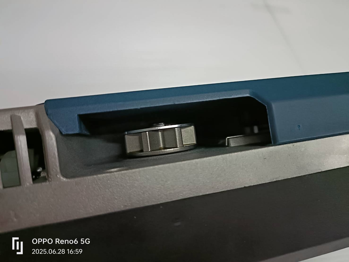 เลื่อยโซ่10"ด้ามยาว GKE18V-25TP BOSCH SOLO