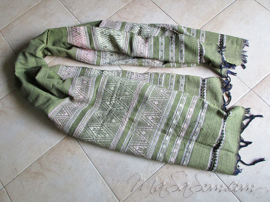 ผ้าคลุมไหล่ทอมือสีธรรมชาติ