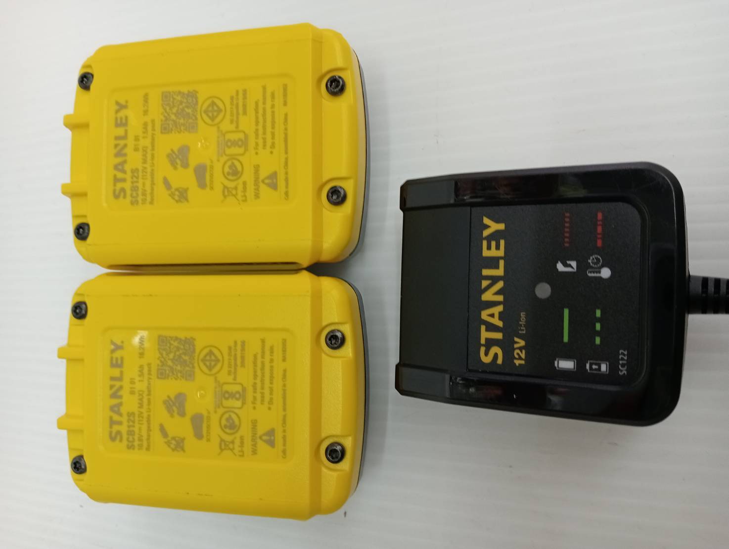 STANLEY รุ่น SCH121S2K-B1 สว่านกระแทกไร้สาย 12V Max พร้อมแบตเตอรี่ 1.5AH*2