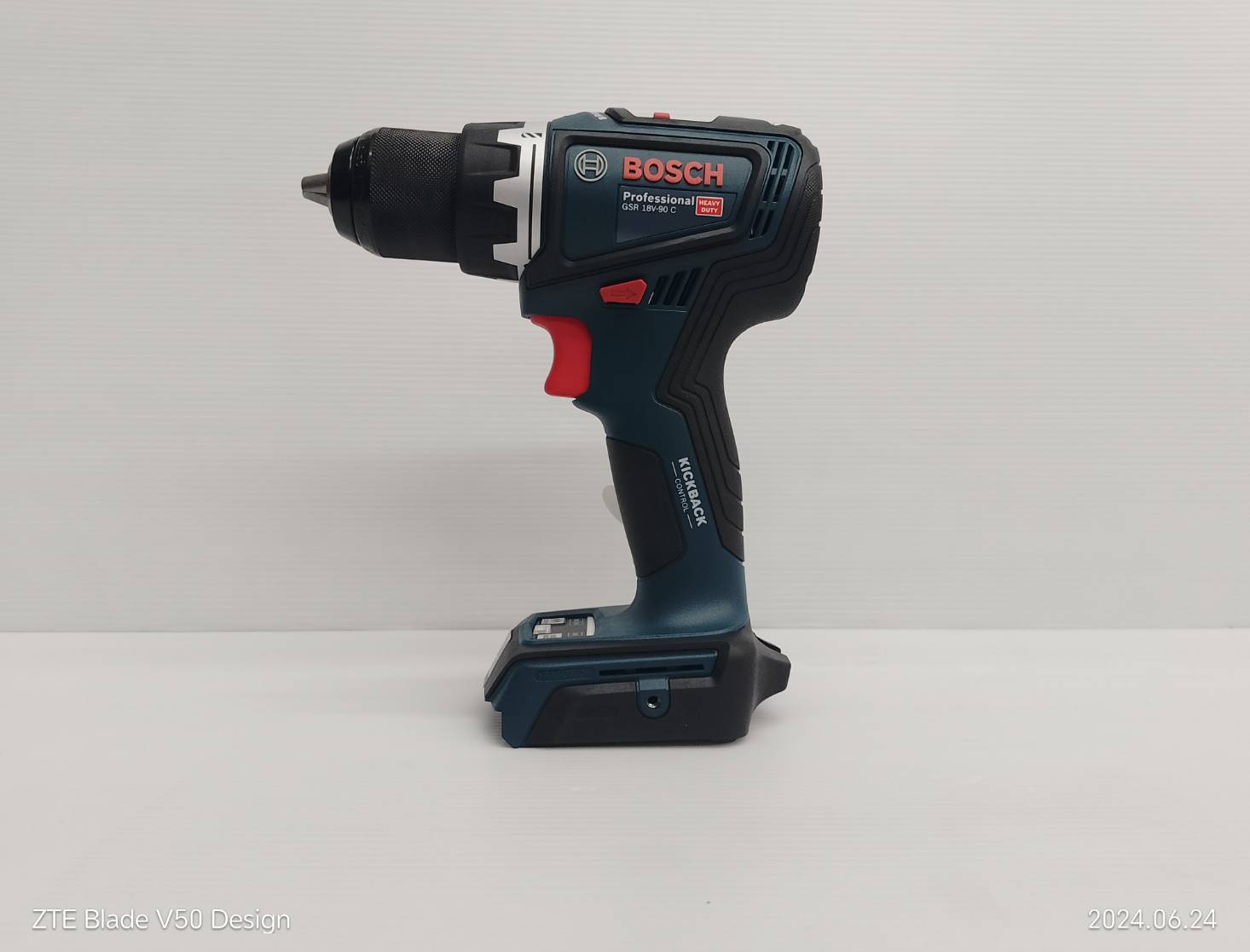 สว่านไขควงไร้สาย18V GSR18V-90C BOSCH SOLO