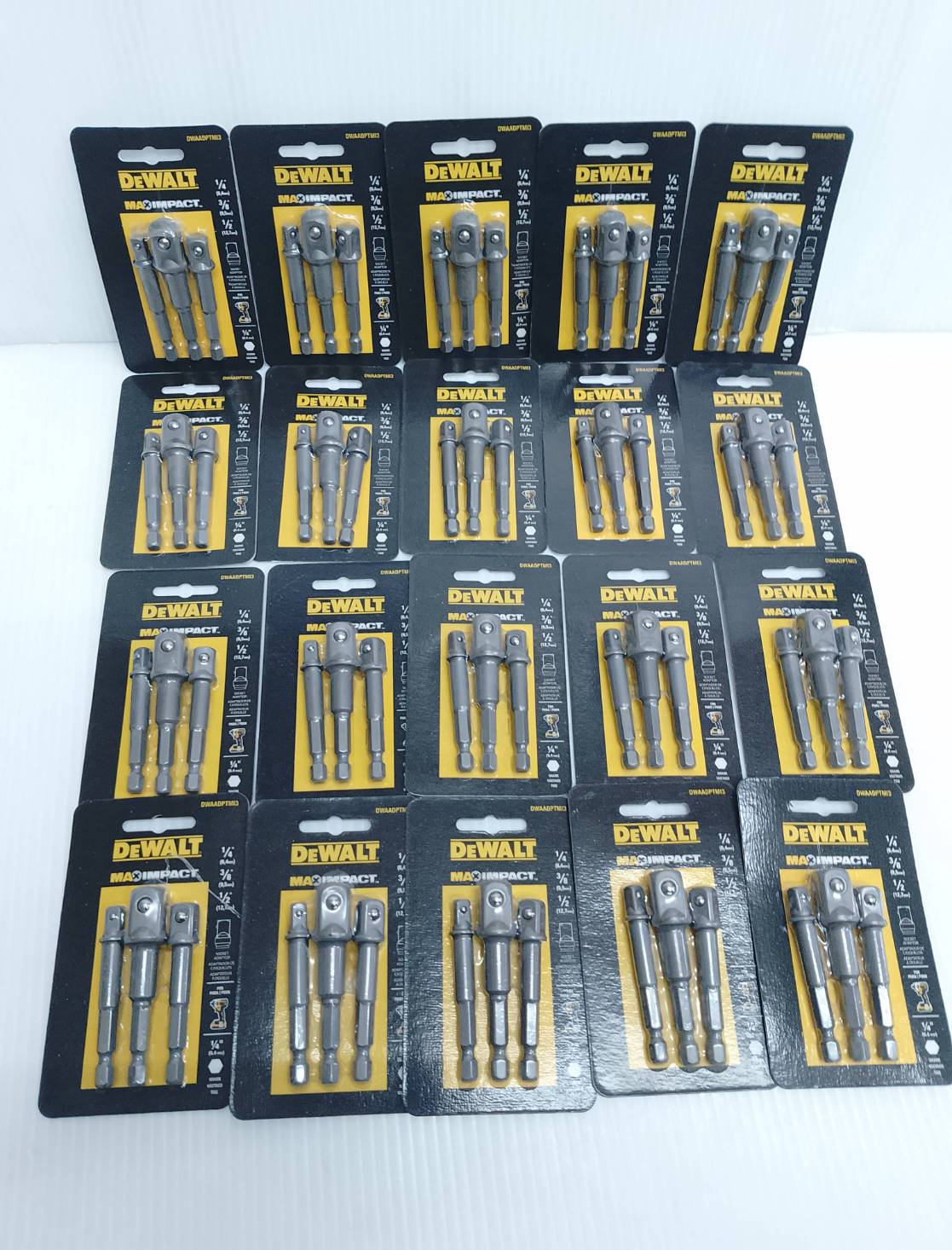 DEWALT DWAADPTMI3 ก้านต่อลูกบ๊อกซ์ 1/4",3/8",1/2"